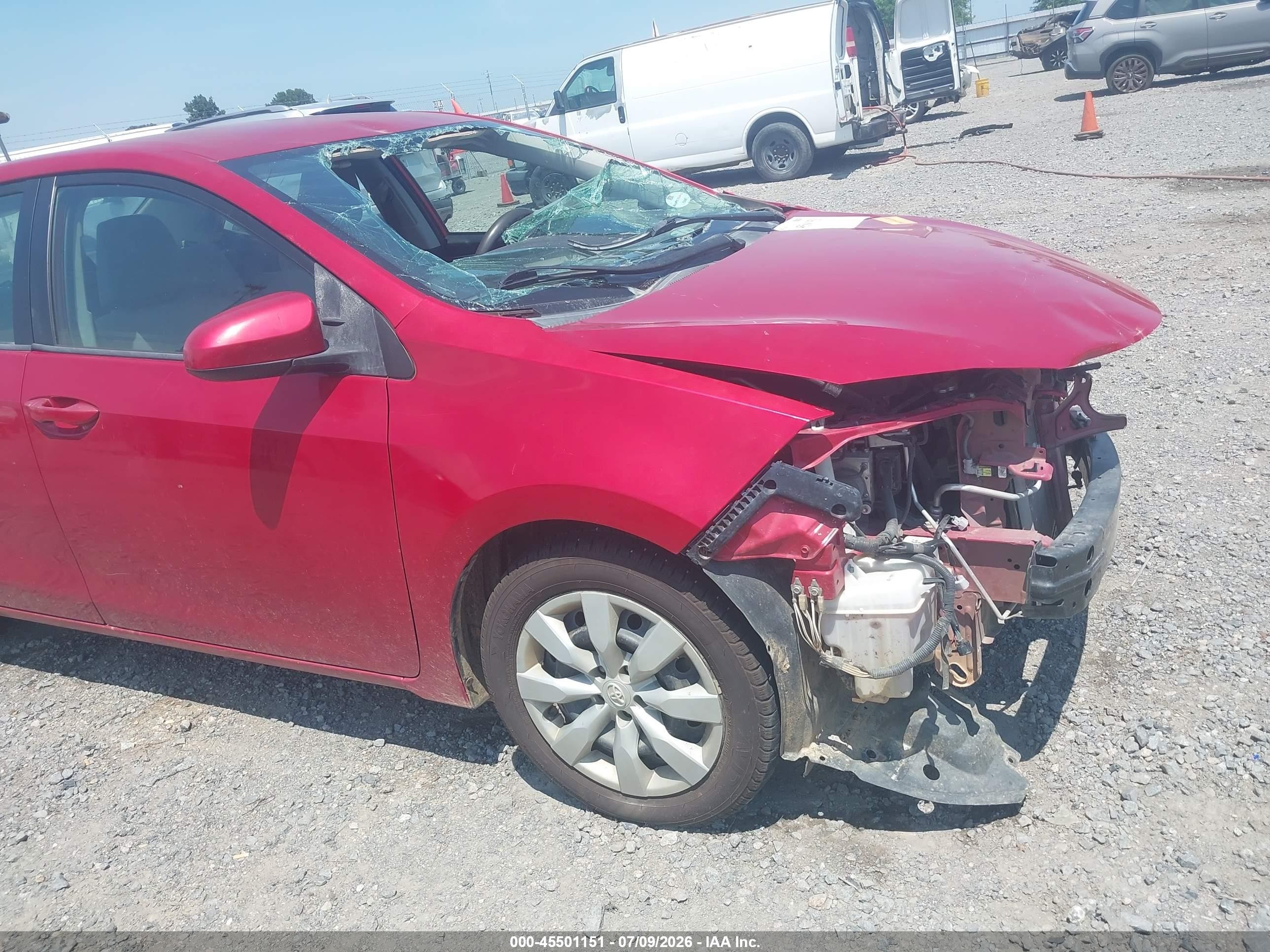 2014 Toyota Corolla Le Red vin: 5YFBURHE5EP001109