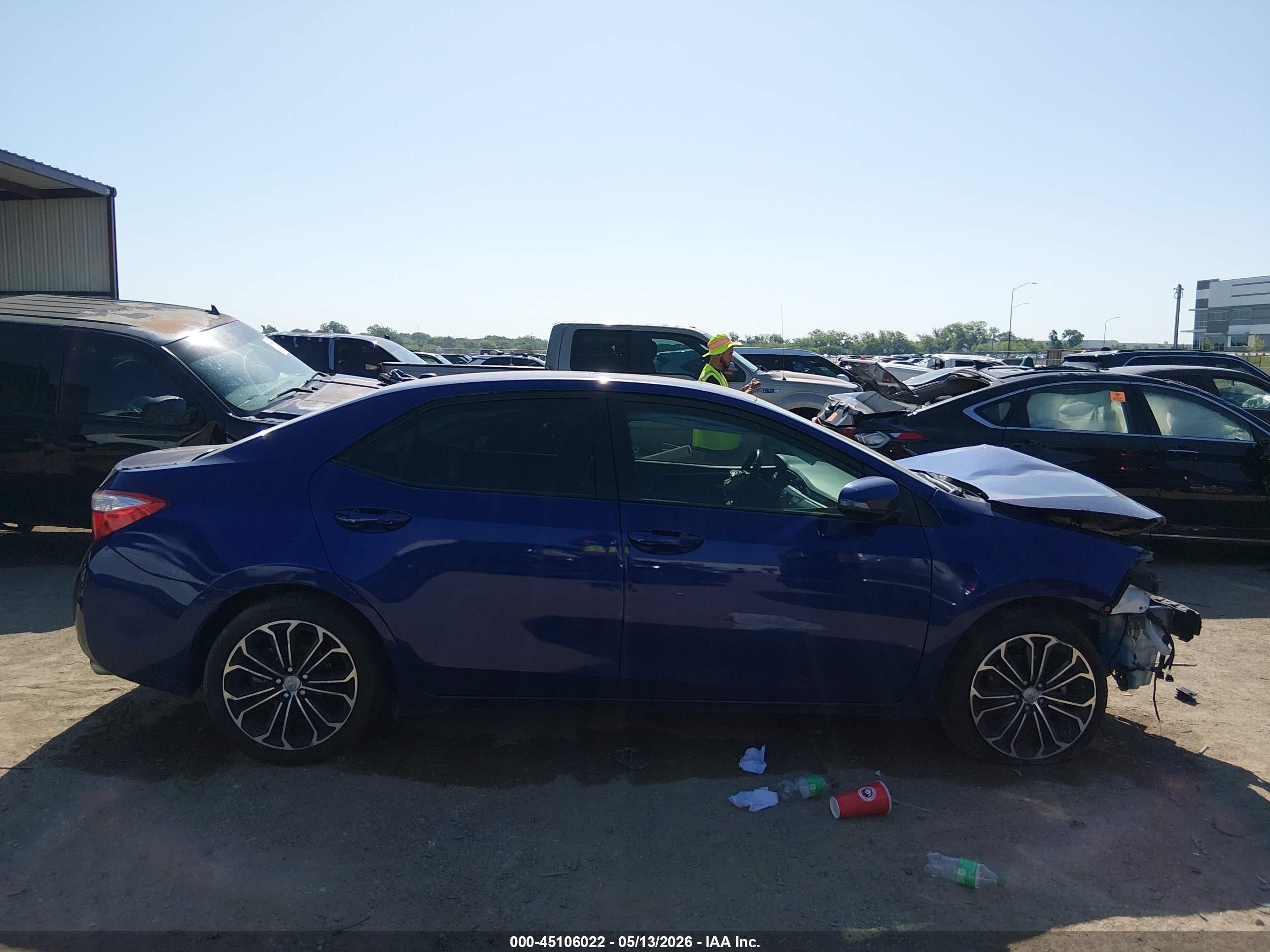 2014 Toyota Corolla S Plus Blue vin: 5YFBURHE5EP002910