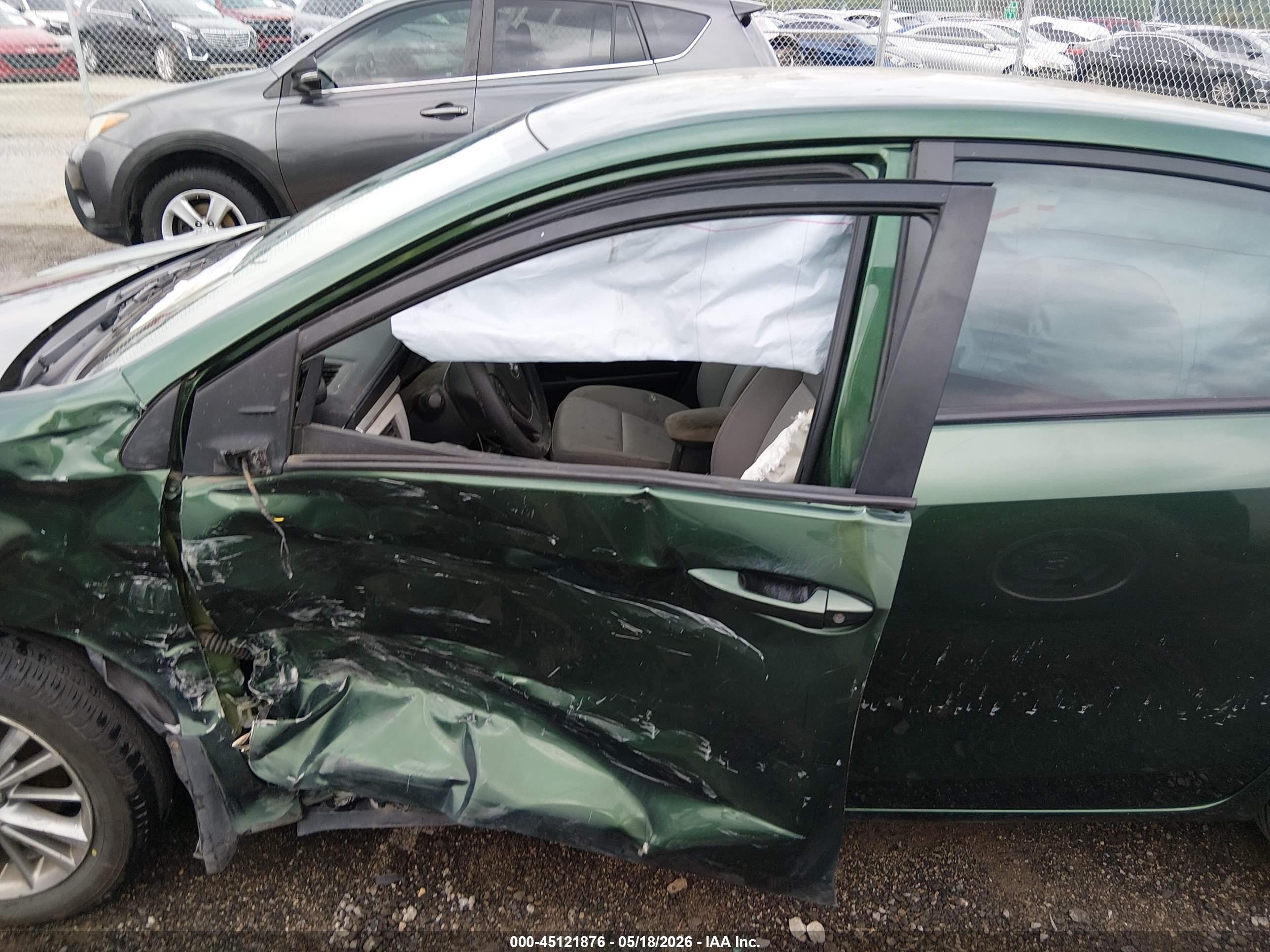 2014 Toyota Corolla Le Plus Green vin: 5YFBURHE5EP015267
