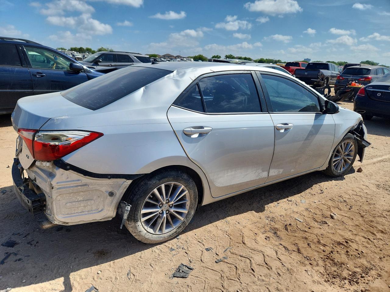 2014 Toyota Corolla Le Premium Silver vin: 5YFBURHE5EP018735