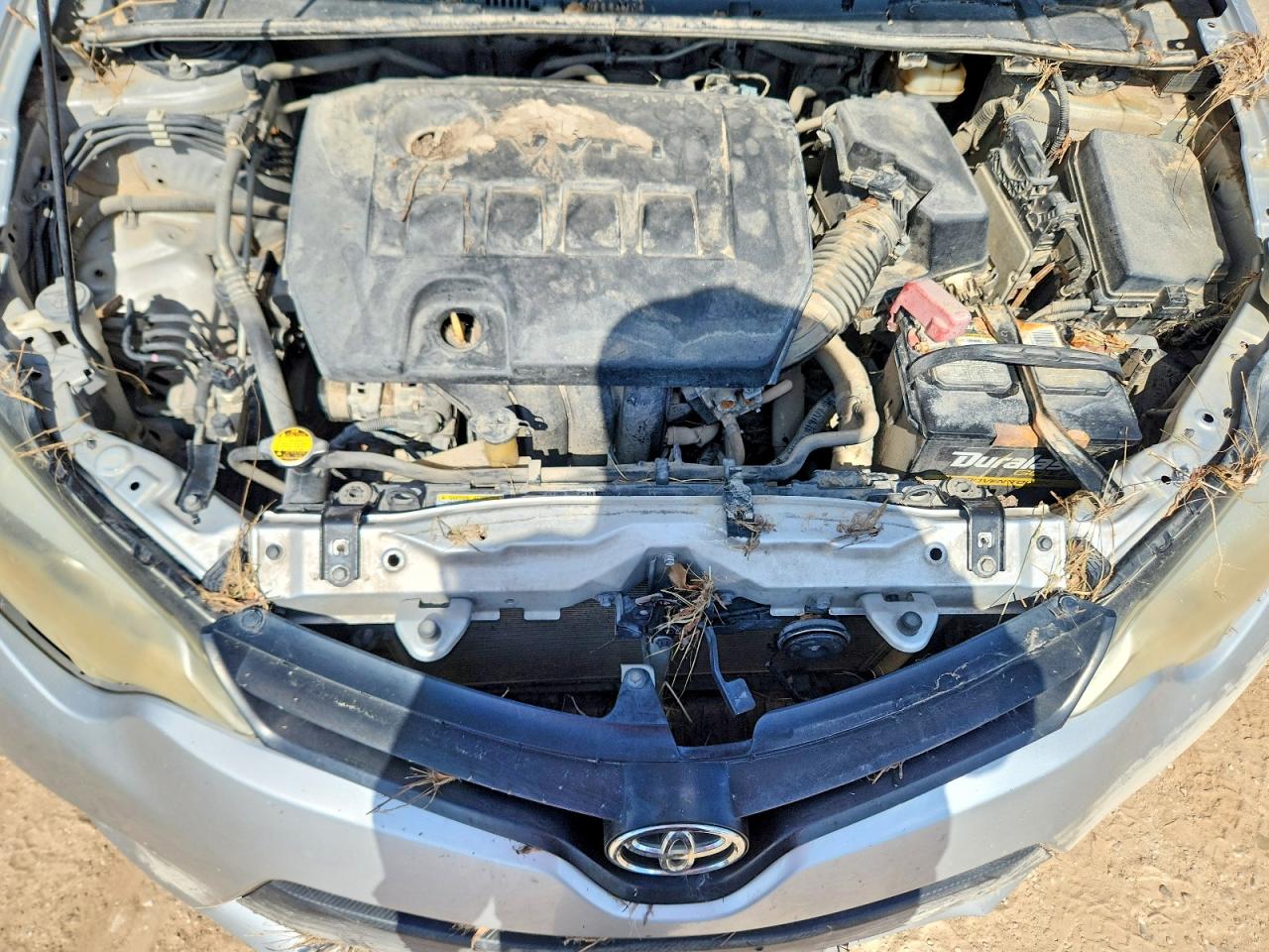 2014 Toyota Corolla Le Premium Silver vin: 5YFBURHE5EP018735