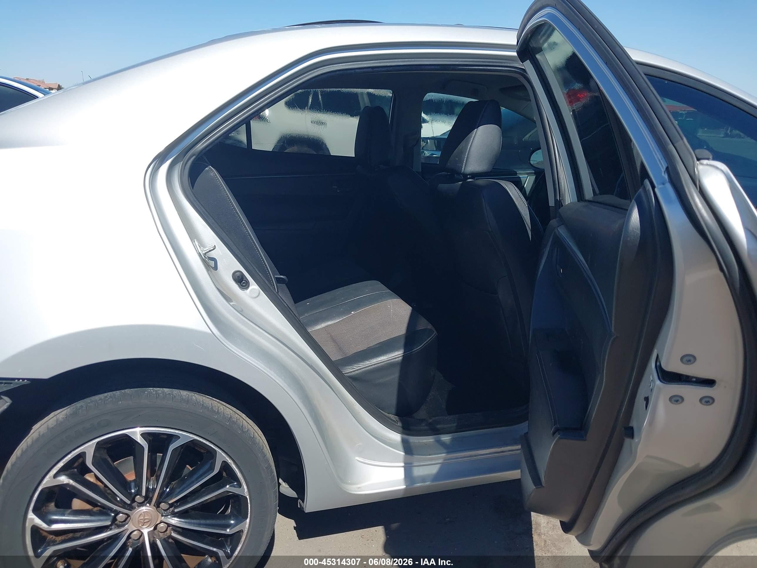 2014 Toyota Corolla S Plus Silver vin: 5YFBURHE5EP020369
