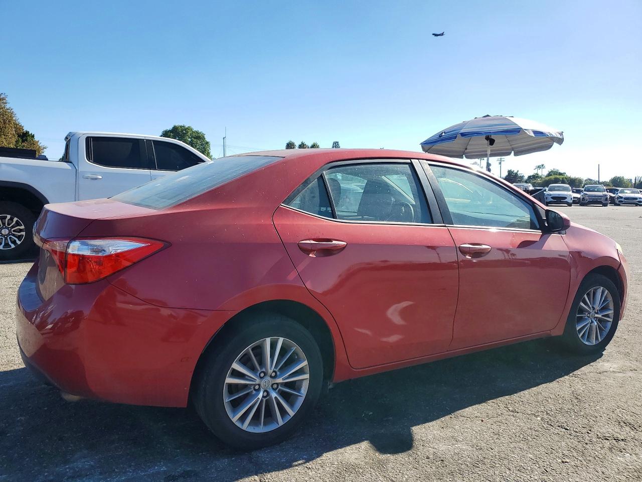 2014 Toyota Corolla Le Plus Red vin: 5YFBURHE5EP041772