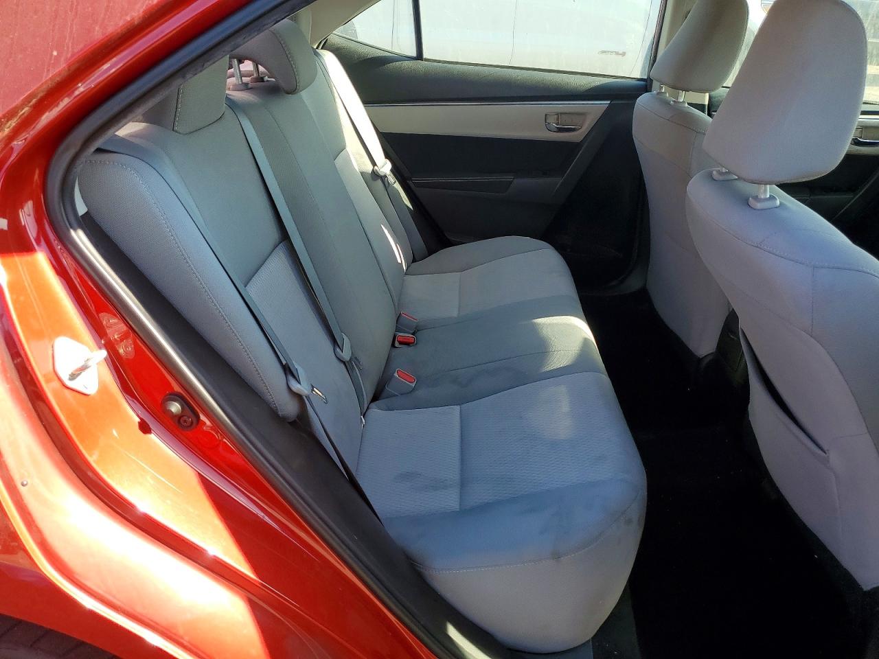 2014 Toyota Corolla Le Plus Red vin: 5YFBURHE5EP041772