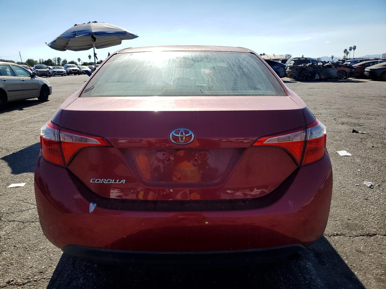 2014 Toyota Corolla Le Plus Red vin: 5YFBURHE5EP041772