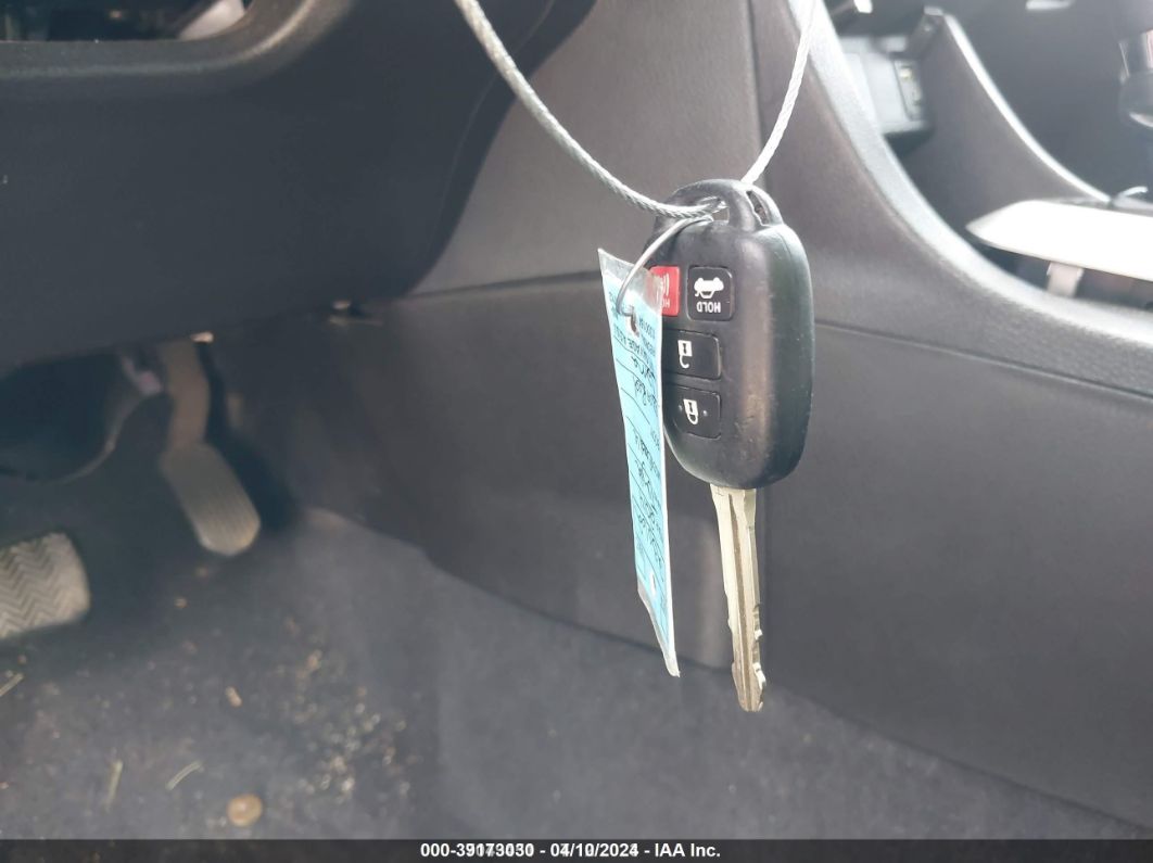 2014 Toyota Corolla Le Red vin: 5YFBURHE5EP051816