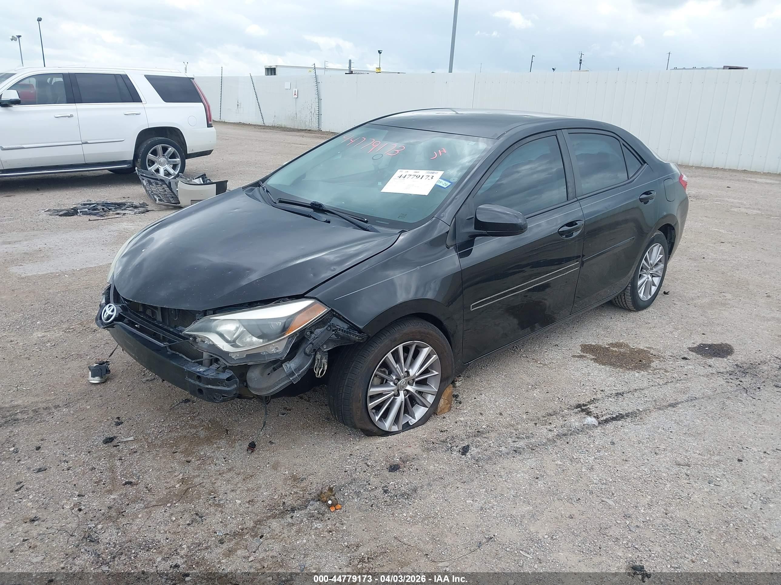 2014 Toyota Corolla Le Plus Black vin: 5YFBURHE5EP059477