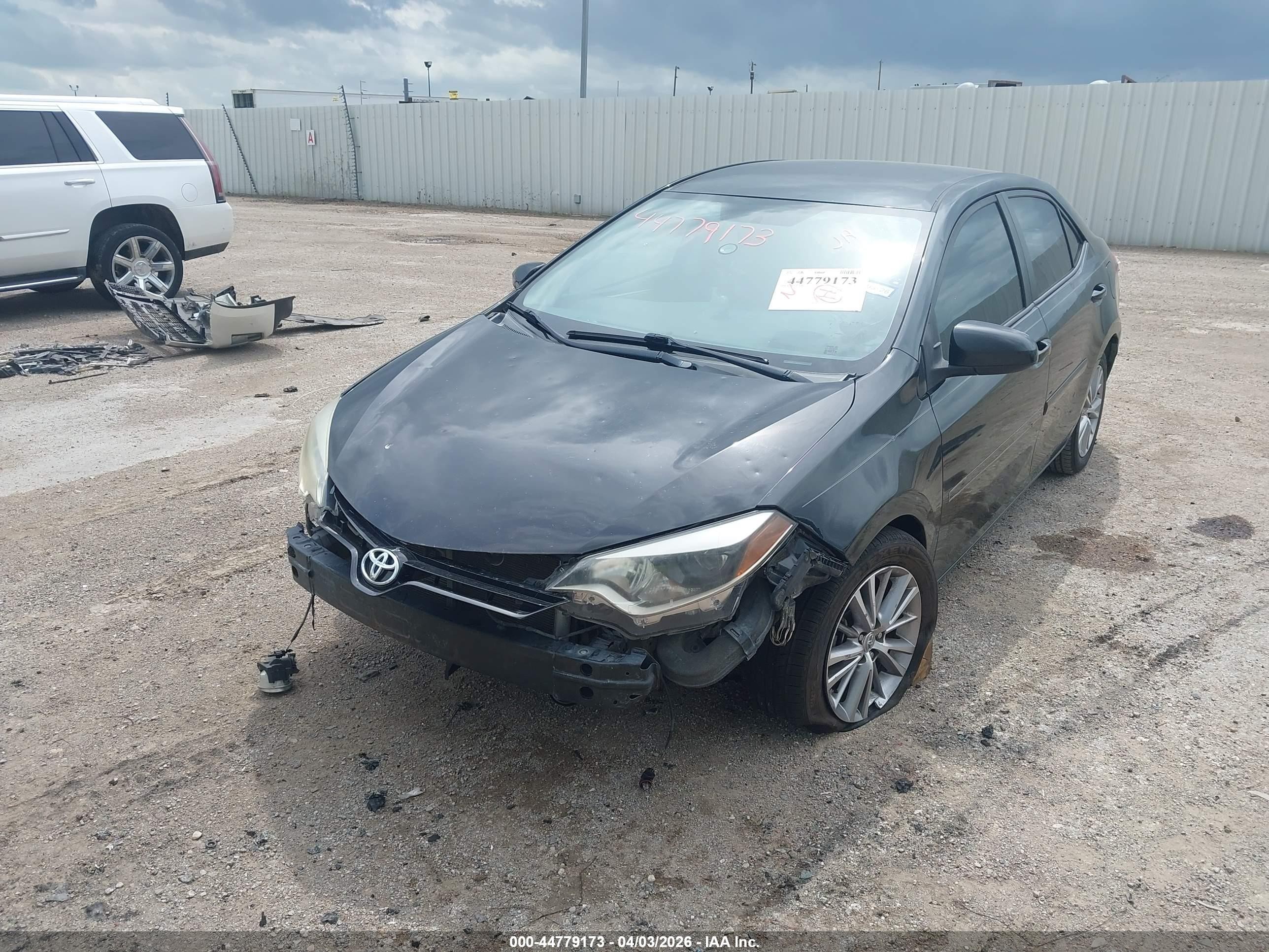 2014 Toyota Corolla Le Plus Black vin: 5YFBURHE5EP059477