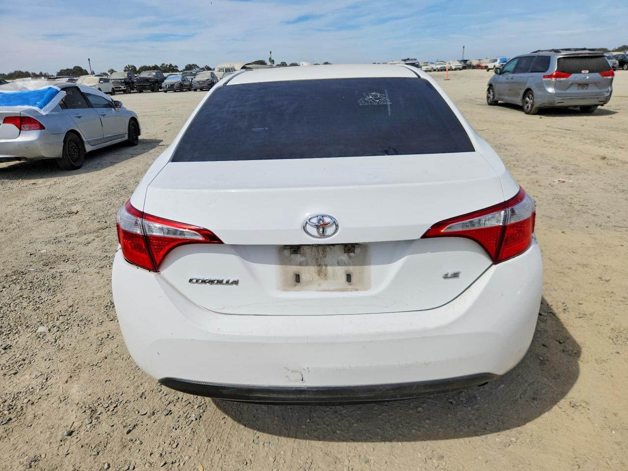 2014 Toyota Corolla Le White vin: 5YFBURHE5EP063951
