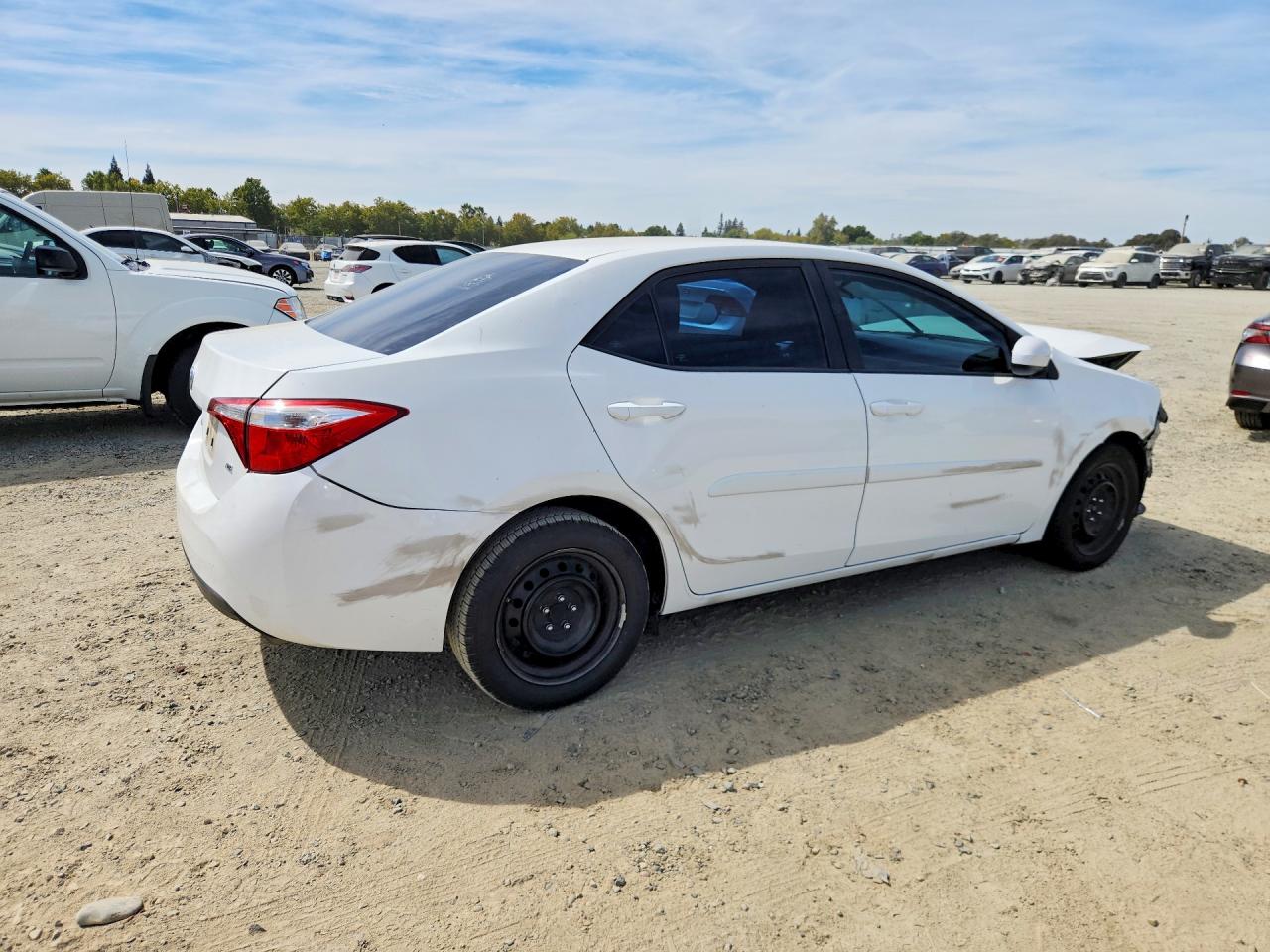 2014 Toyota Corolla Le White vin: 5YFBURHE5EP063951