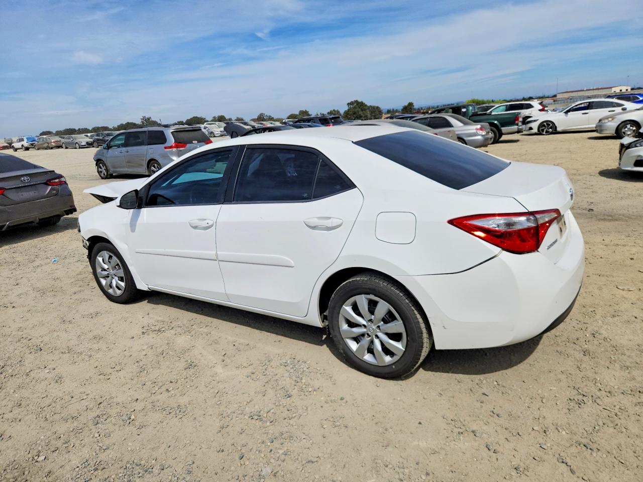 2014 Toyota Corolla Le White vin: 5YFBURHE5EP063951