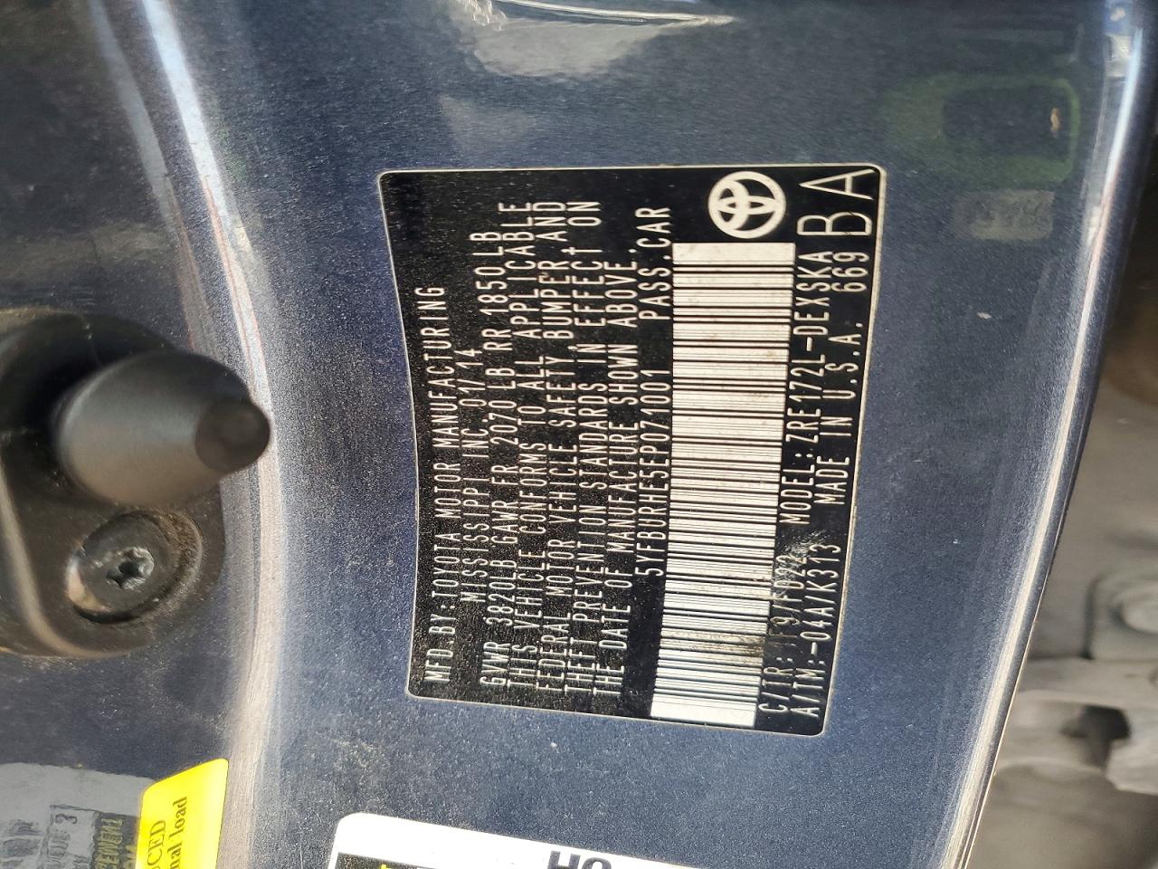 2014 Toyota Corolla S Plus Blue vin: 5YFBURHE5EP071001