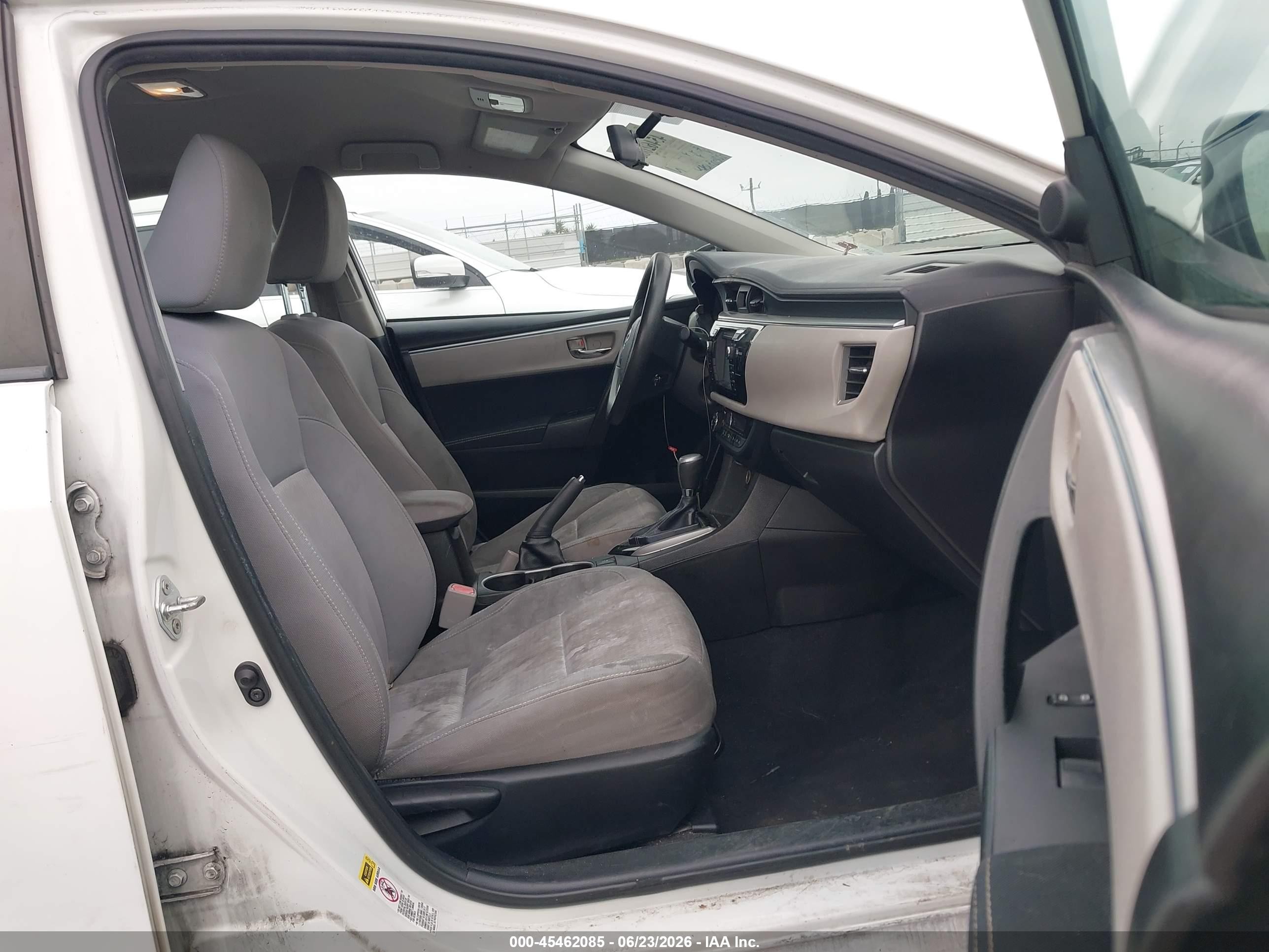 2014 Toyota Corolla Le White vin: 5YFBURHE5EP080488