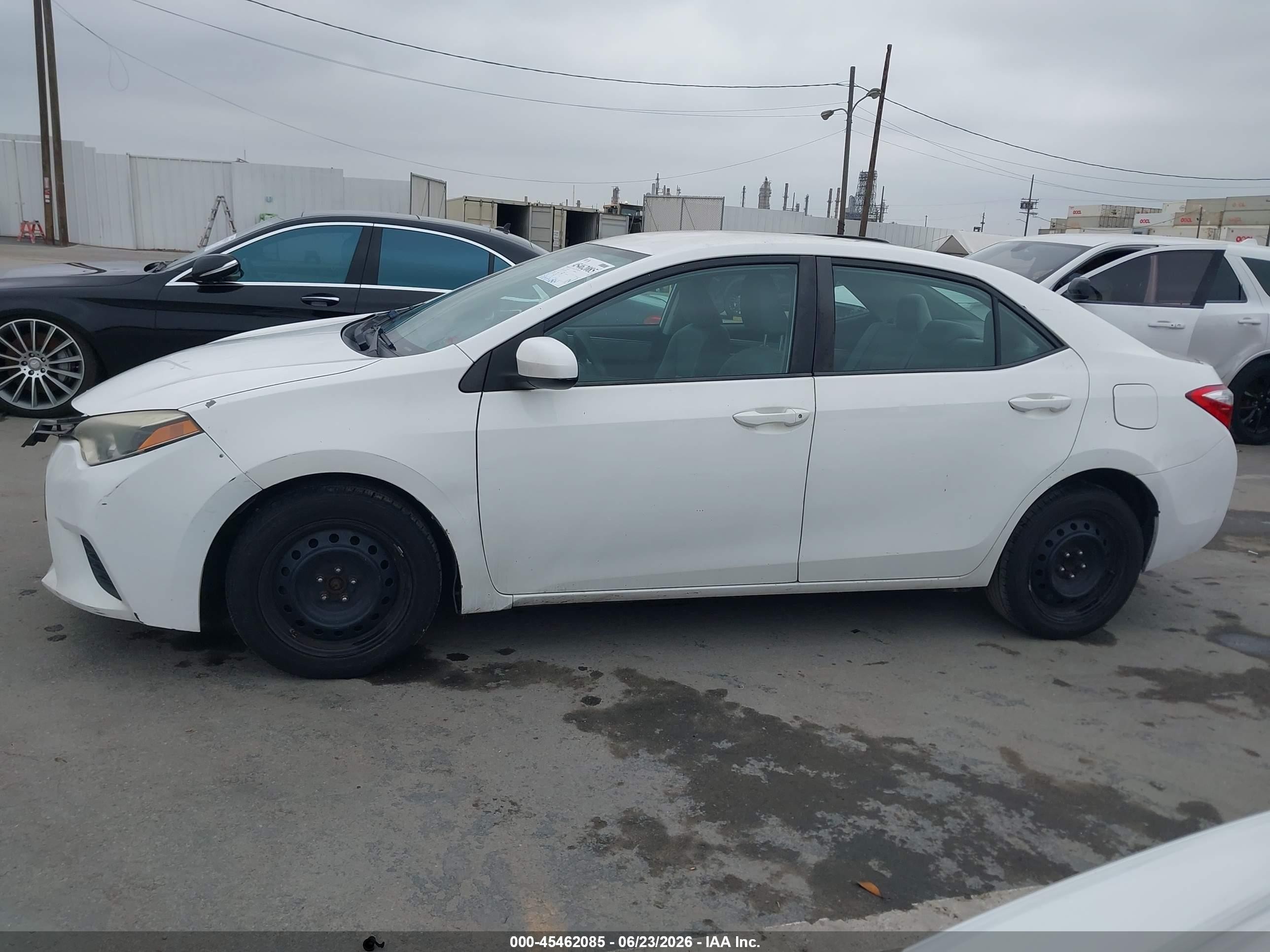 2014 Toyota Corolla Le White vin: 5YFBURHE5EP080488