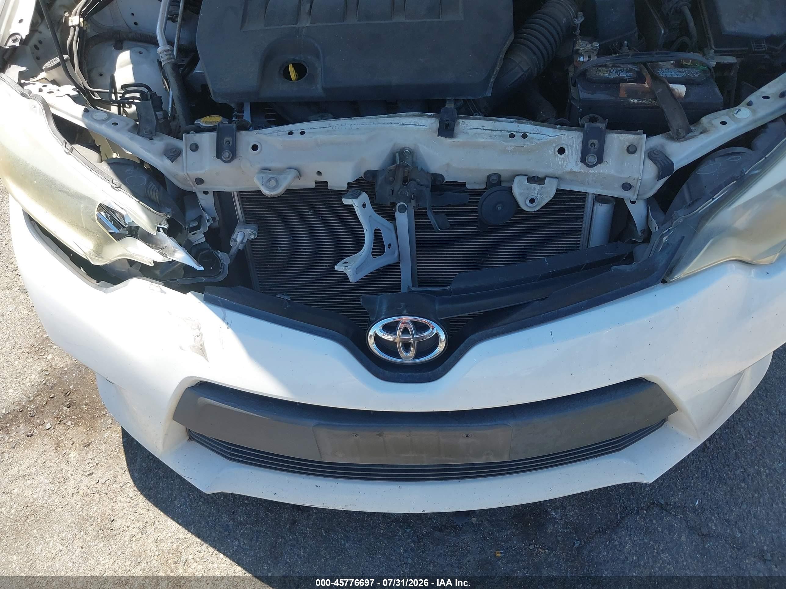 2014 Toyota Corolla L White vin: 5YFBURHE5EP082340