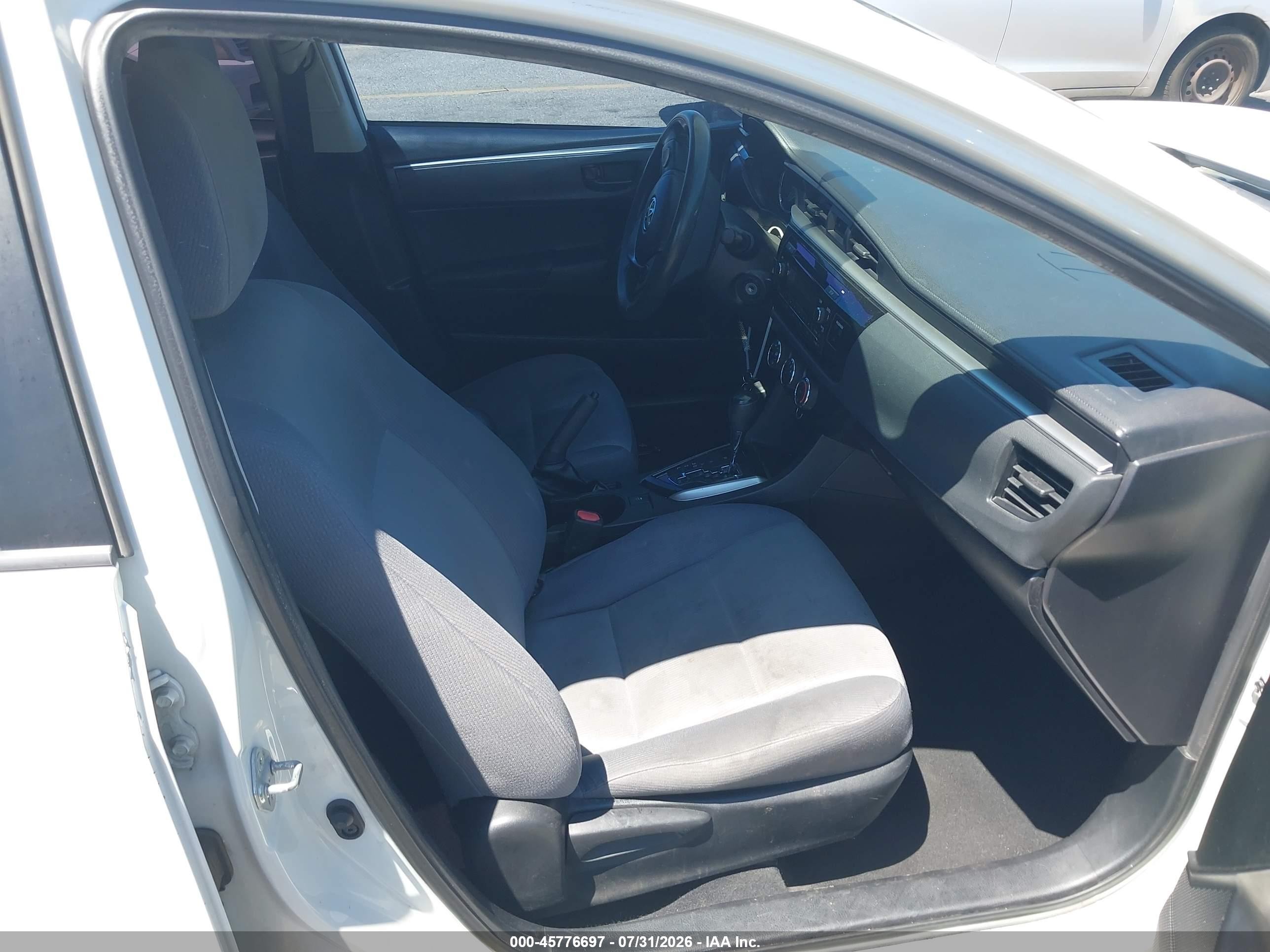 2014 Toyota Corolla L White vin: 5YFBURHE5EP082340