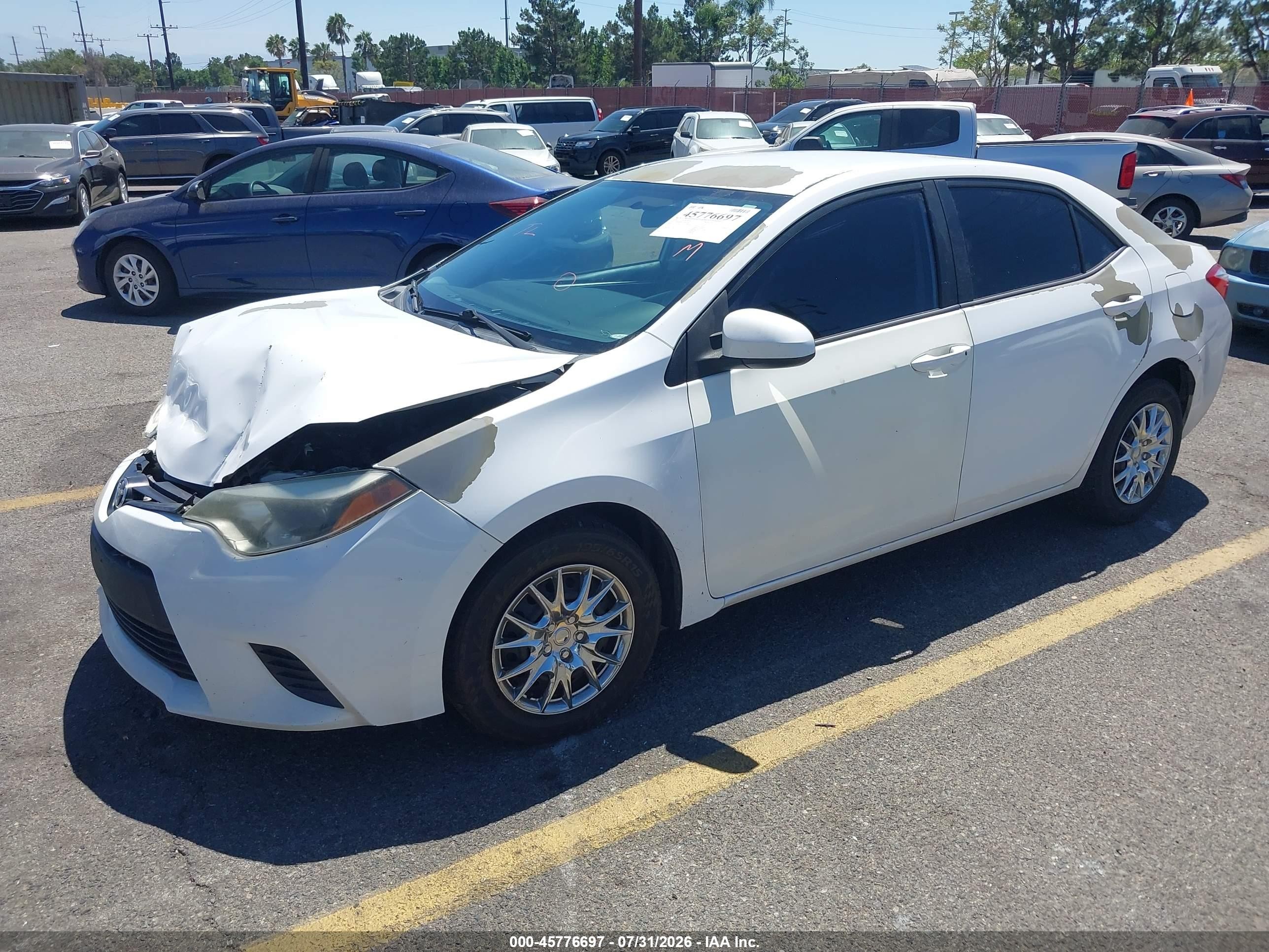 2014 Toyota Corolla L White vin: 5YFBURHE5EP082340