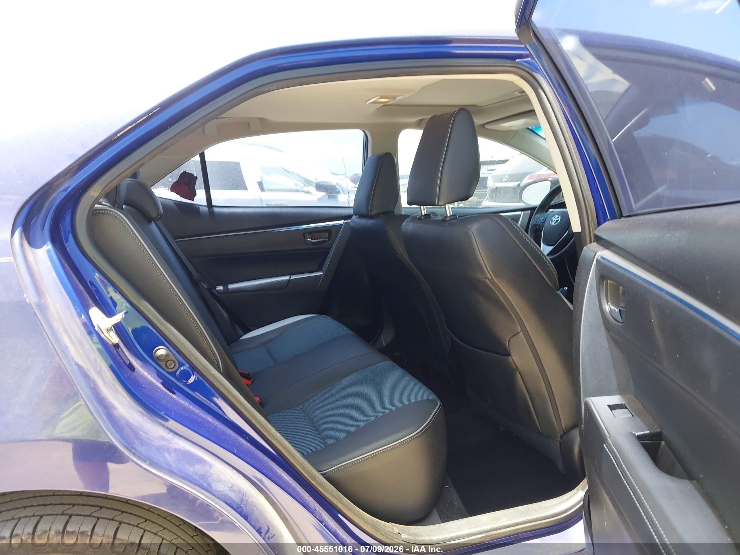 2014 Toyota Corolla S Plus Blue vin: 5YFBURHE5EP093662