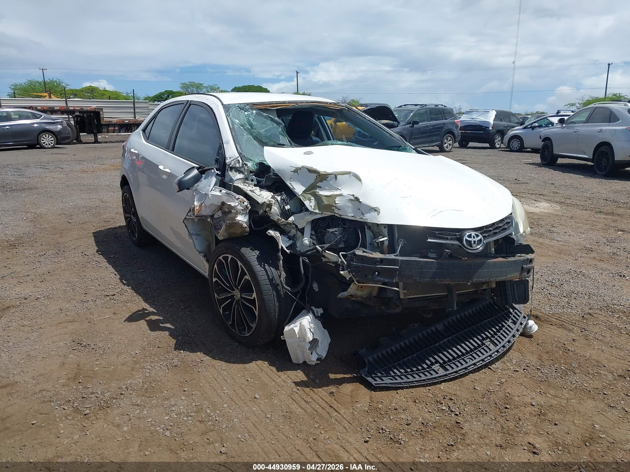 2014 Toyota Corolla S/s Plus/s Premium White vin: 5YFBURHE5EP101047