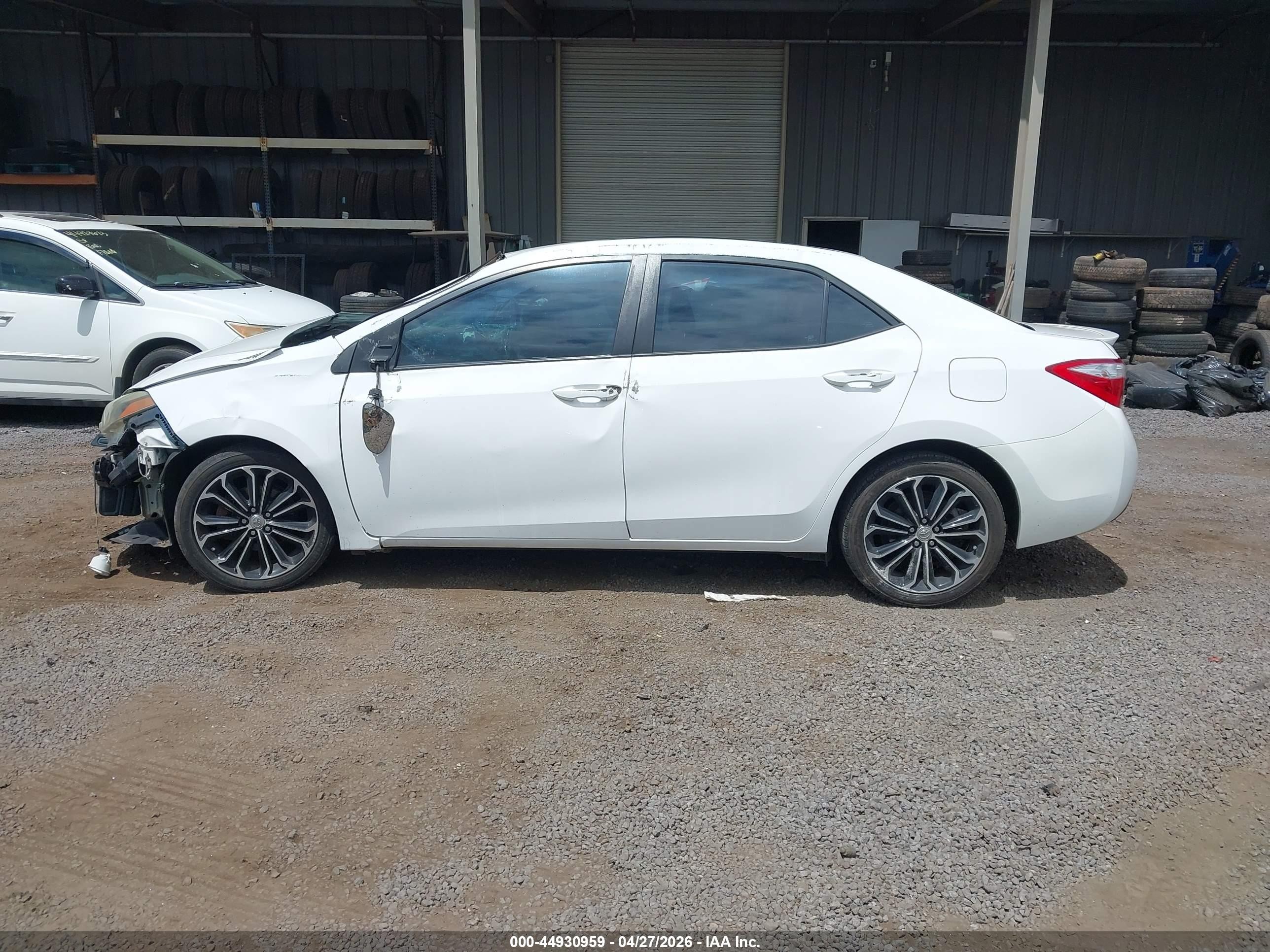 2014 Toyota Corolla S/s Plus/s Premium White vin: 5YFBURHE5EP101047