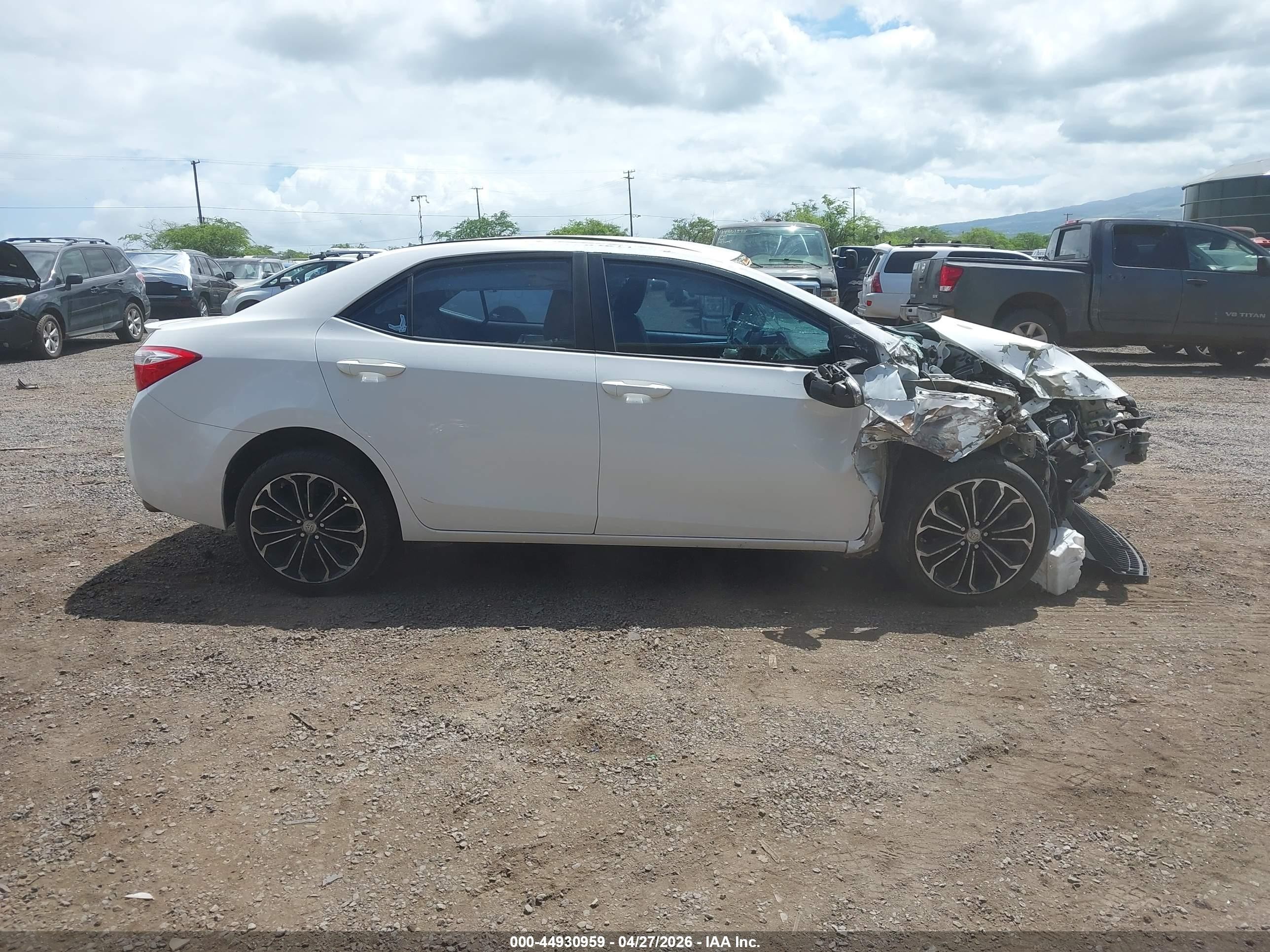2014 Toyota Corolla S/s Plus/s Premium White vin: 5YFBURHE5EP101047