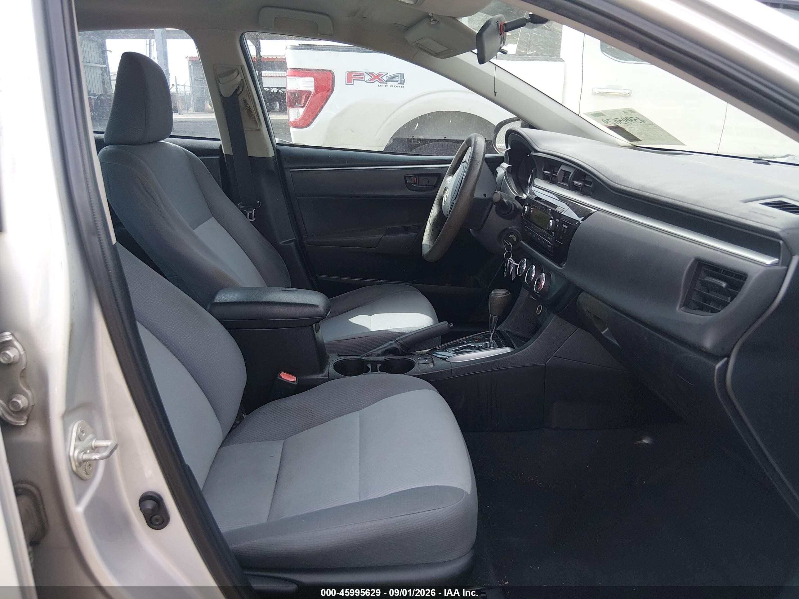 2014 Toyota Corolla L Серебряный vin: 5YFBURHE5EP120553