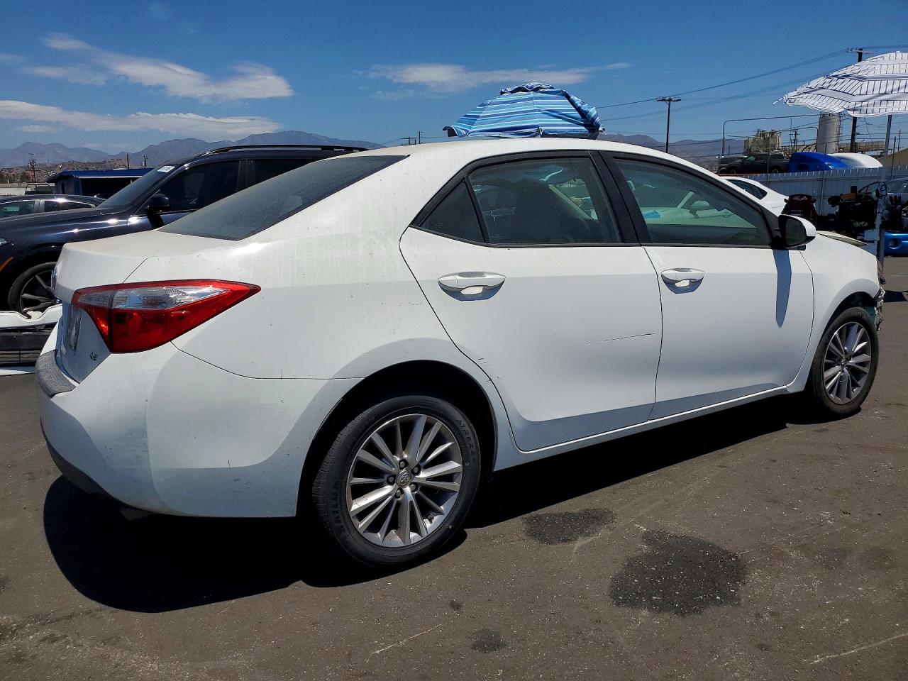 2014 Toyota Corolla Le Plus White vin: 5YFBURHE5EP123467