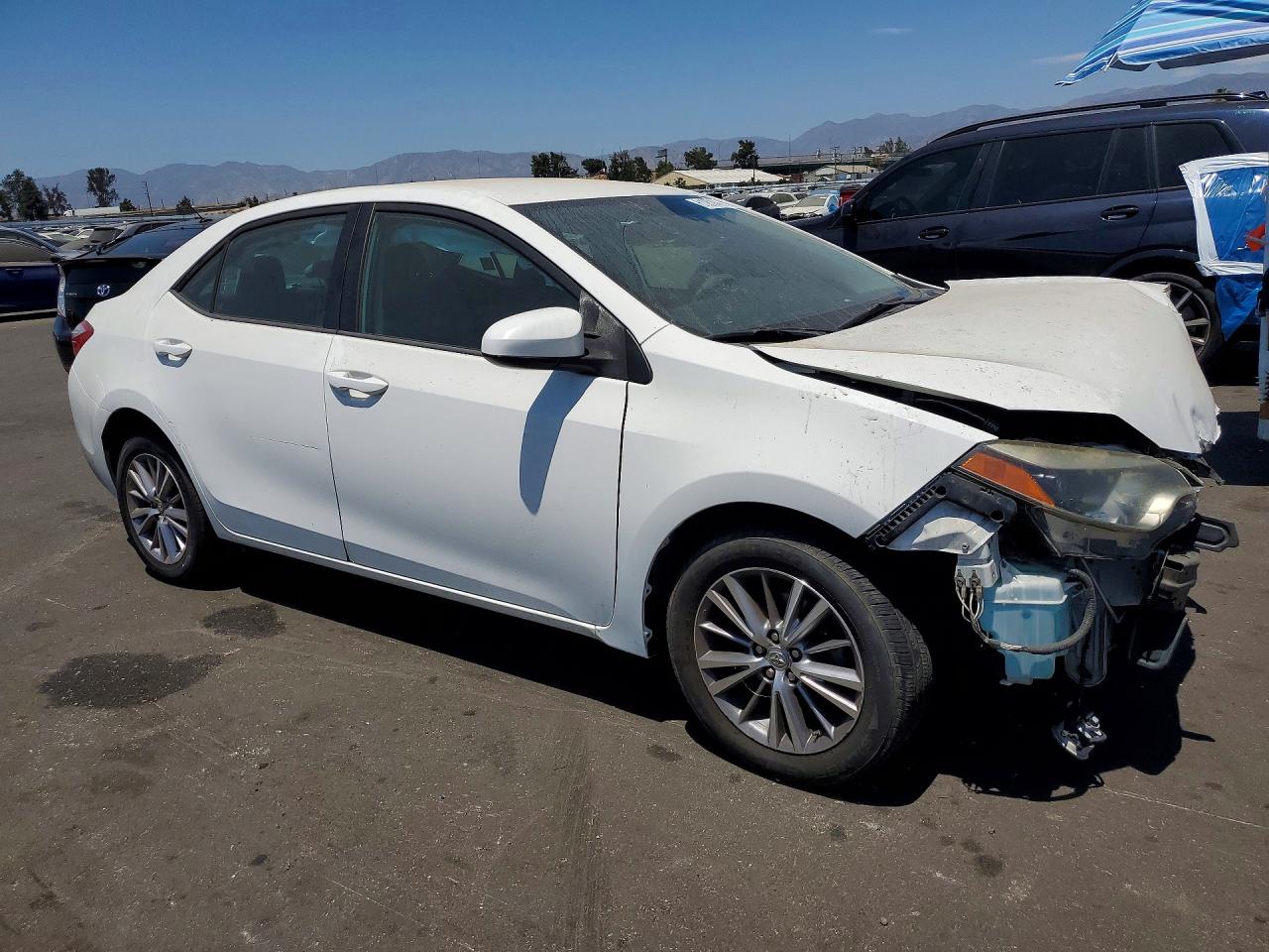 2014 Toyota Corolla Le Plus White vin: 5YFBURHE5EP123467