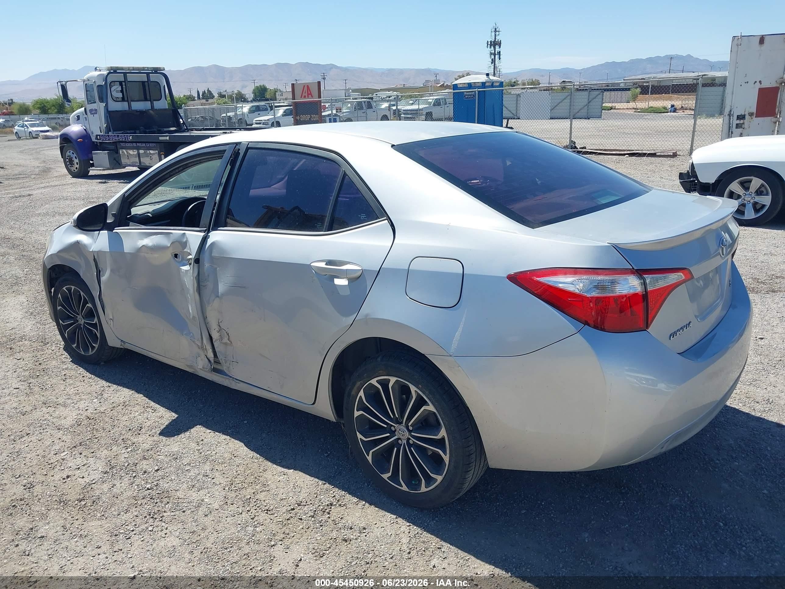 2014 Toyota Corolla S Plus Silver vin: 5YFBURHE5EP162155