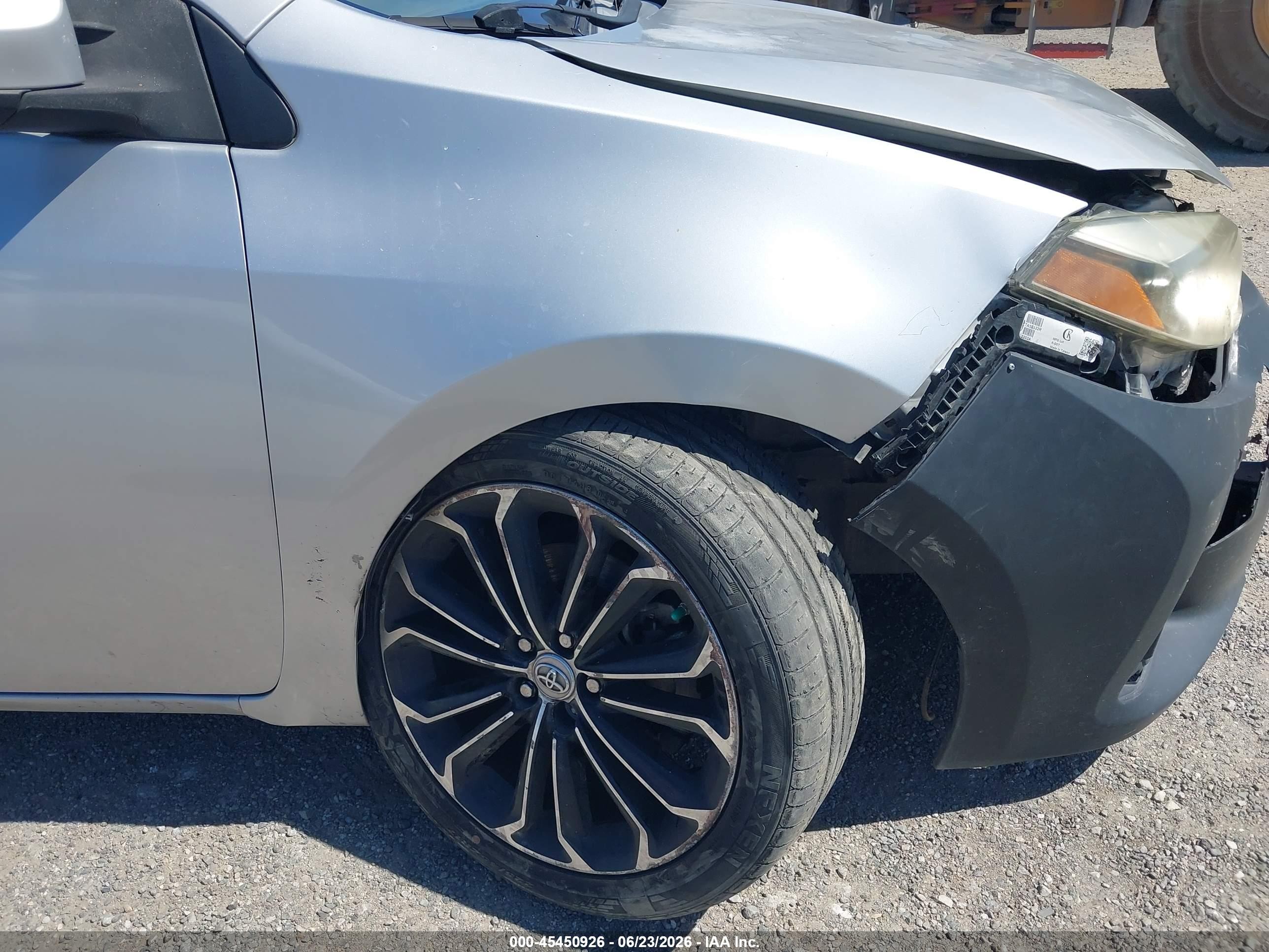 2014 Toyota Corolla S Plus Silver vin: 5YFBURHE5EP162155