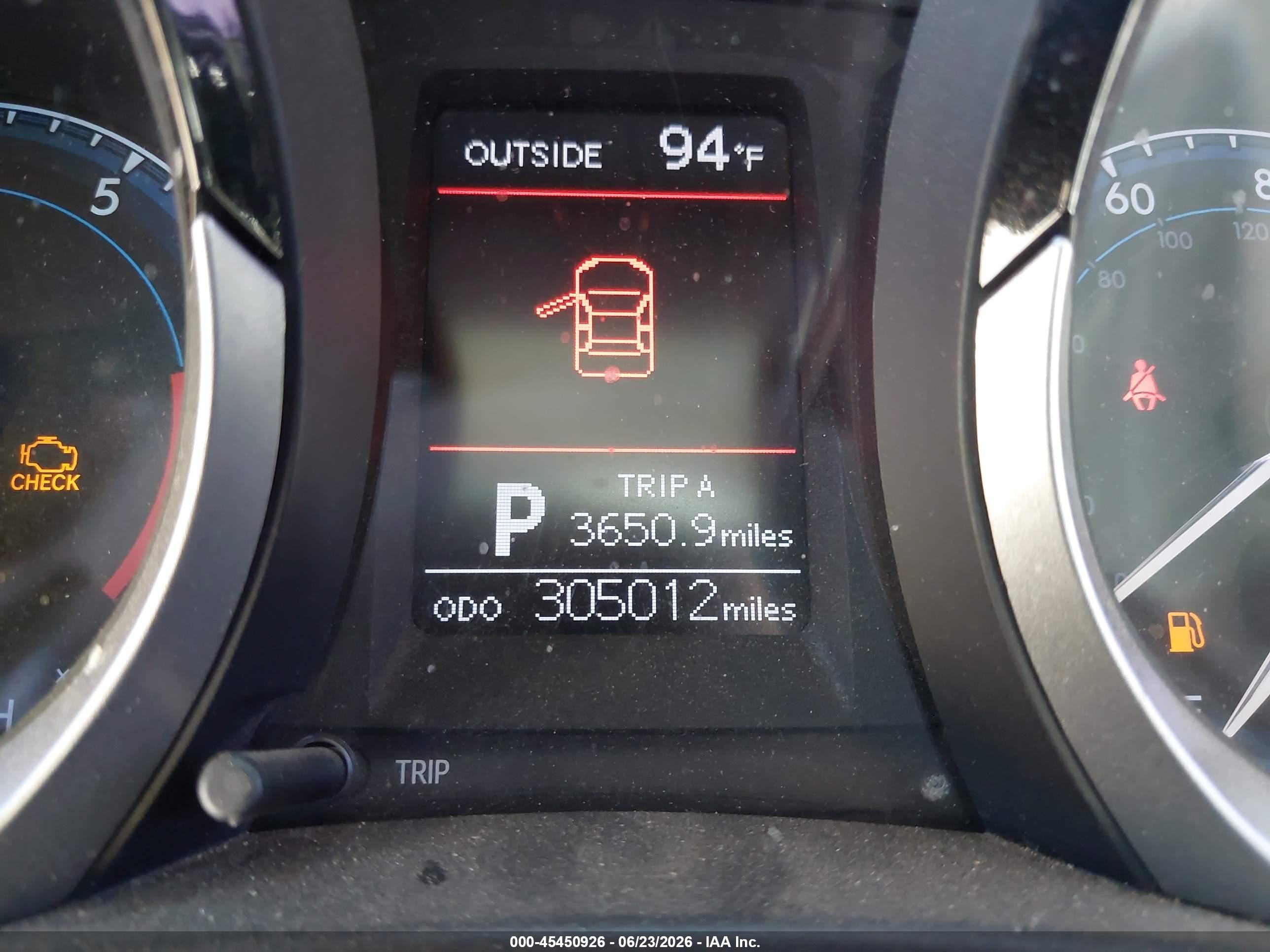 2014 Toyota Corolla S Plus Silver vin: 5YFBURHE5EP162155