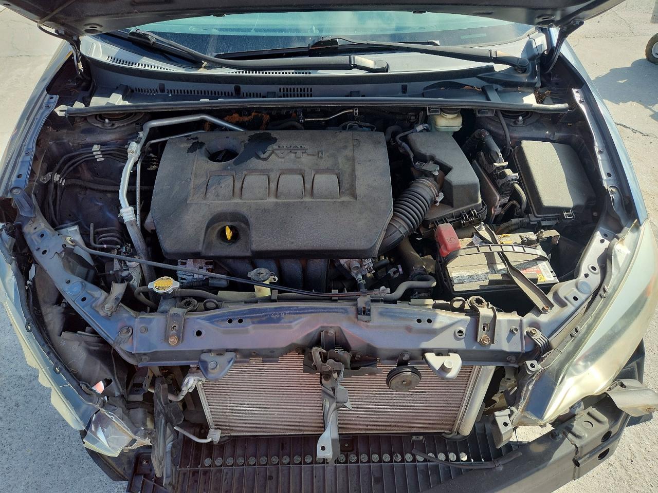 2015 Toyota Corolla L Серый vin: 5YFBURHE5FP179037