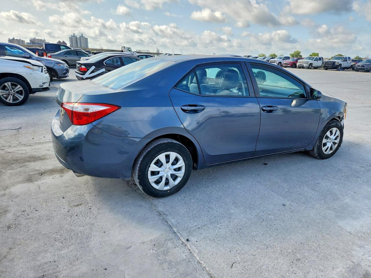 2015 Toyota Corolla L Серый vin: 5YFBURHE5FP179037