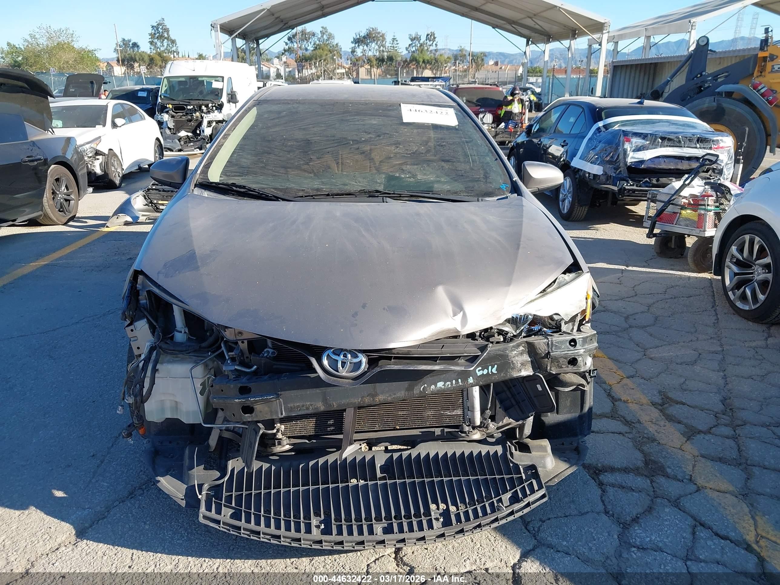 2015 Toyota Corolla Le Gray vin: 5YFBURHE5FP194508