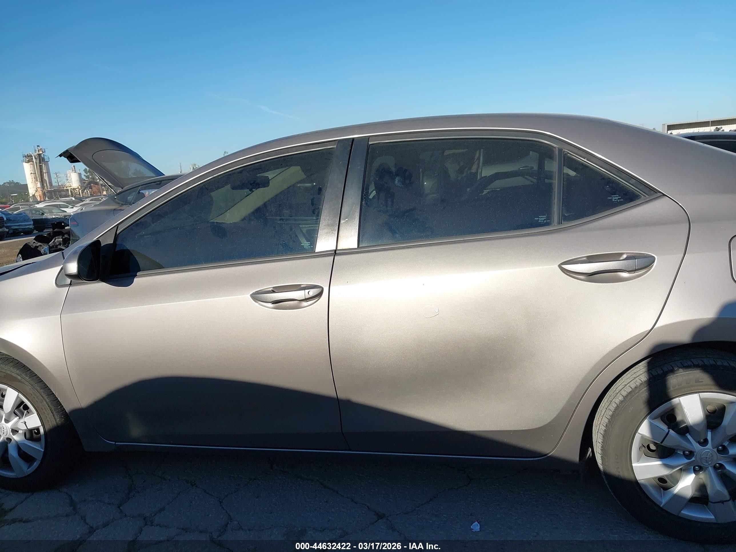 2015 Toyota Corolla Le Gray vin: 5YFBURHE5FP194508