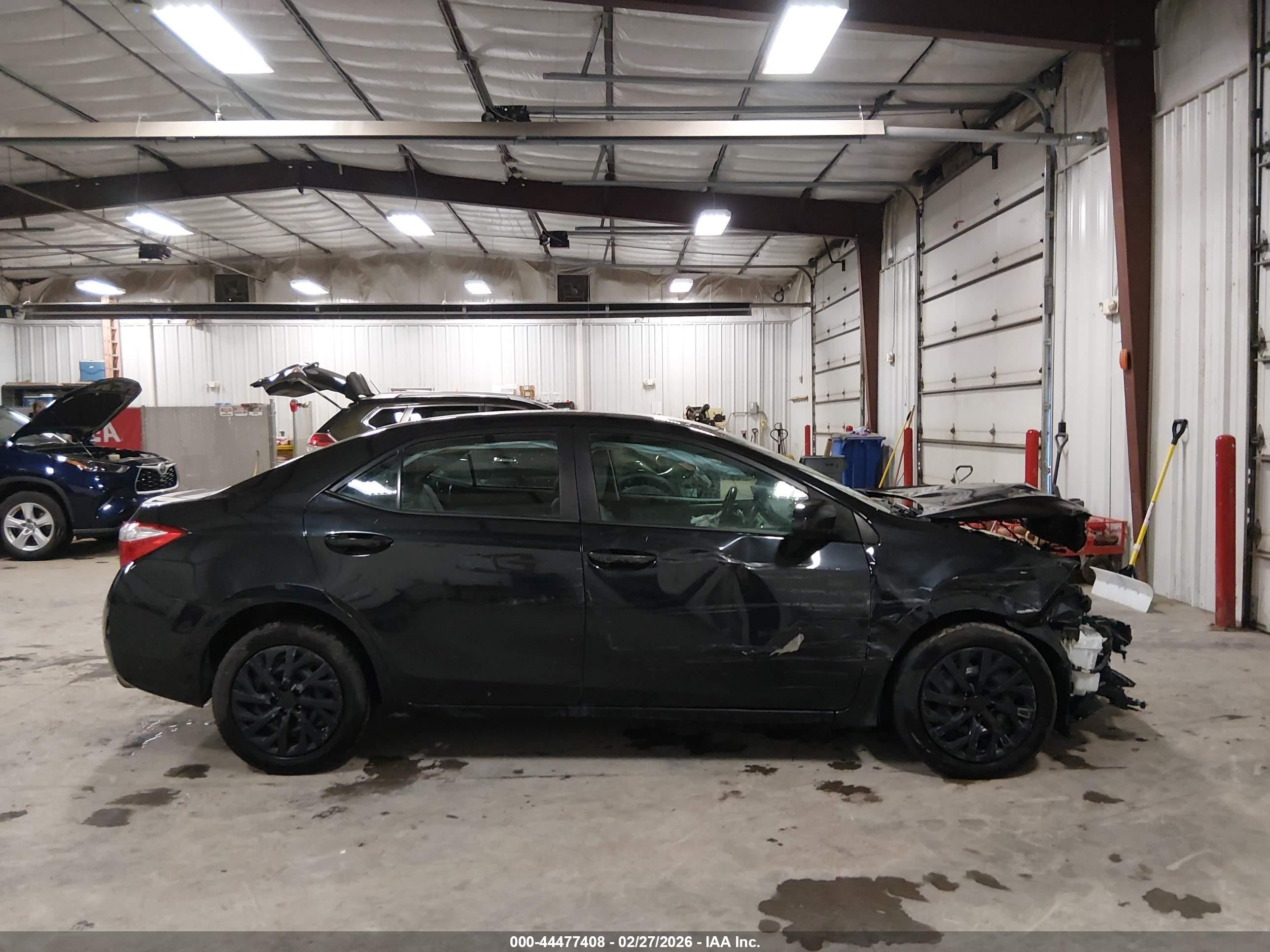 2015 Toyota Corolla Le Черный vin: 5YFBURHE5FP205717