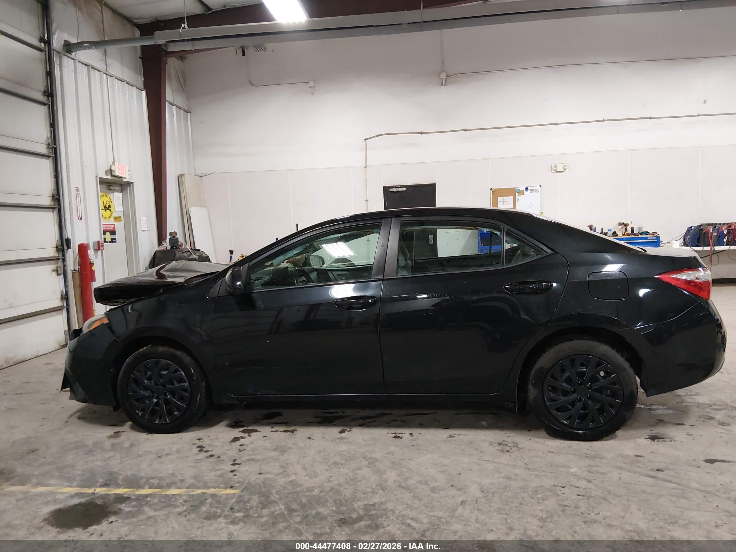 2015 Toyota Corolla Le Черный vin: 5YFBURHE5FP205717