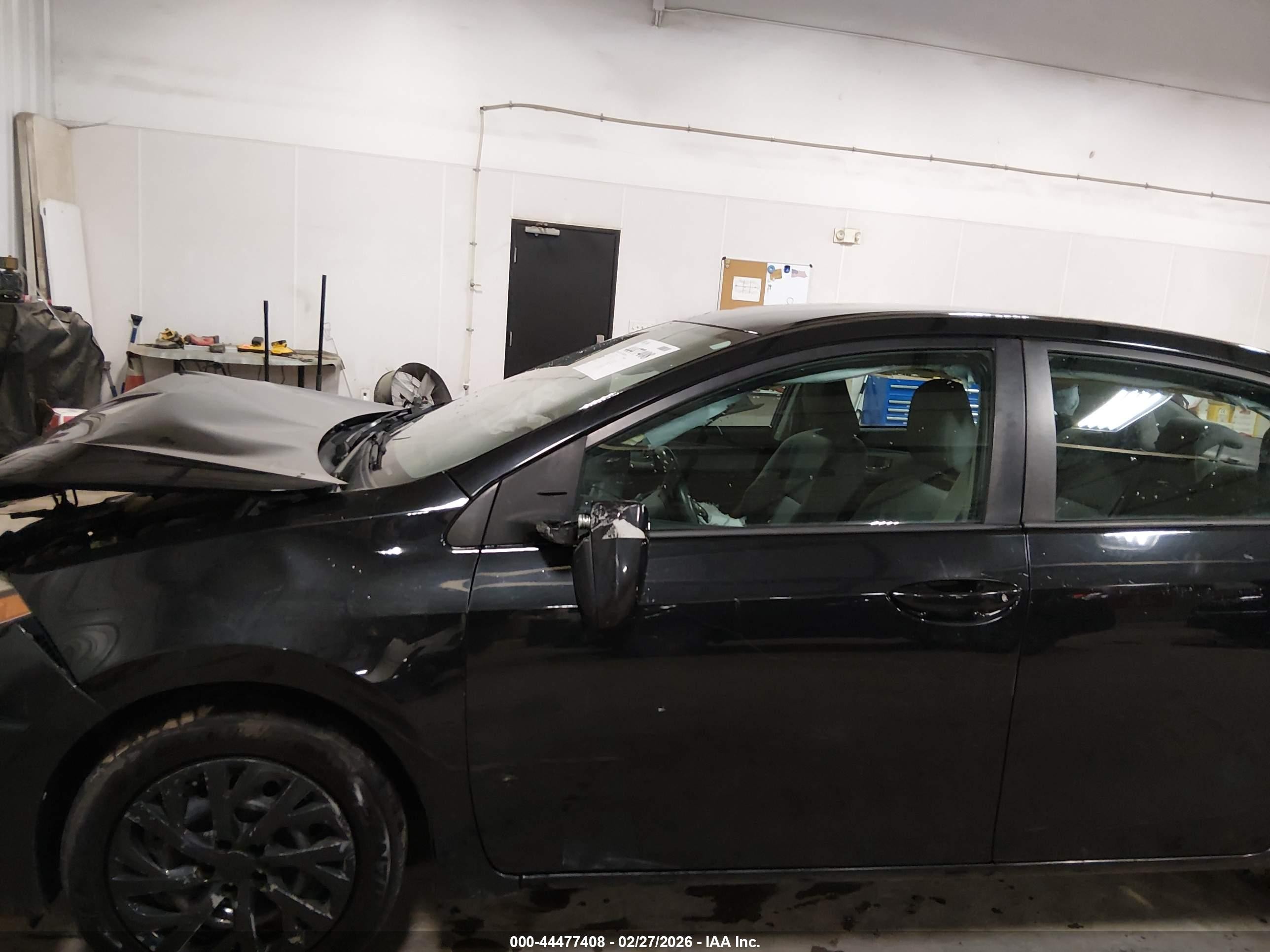 2015 Toyota Corolla Le Черный vin: 5YFBURHE5FP205717