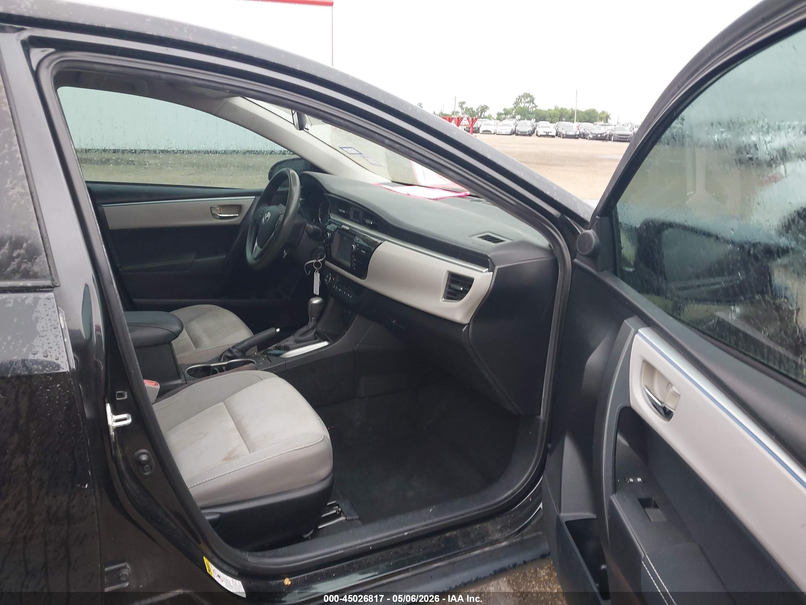 2015 Toyota Corolla Le Black vin: 5YFBURHE5FP214921