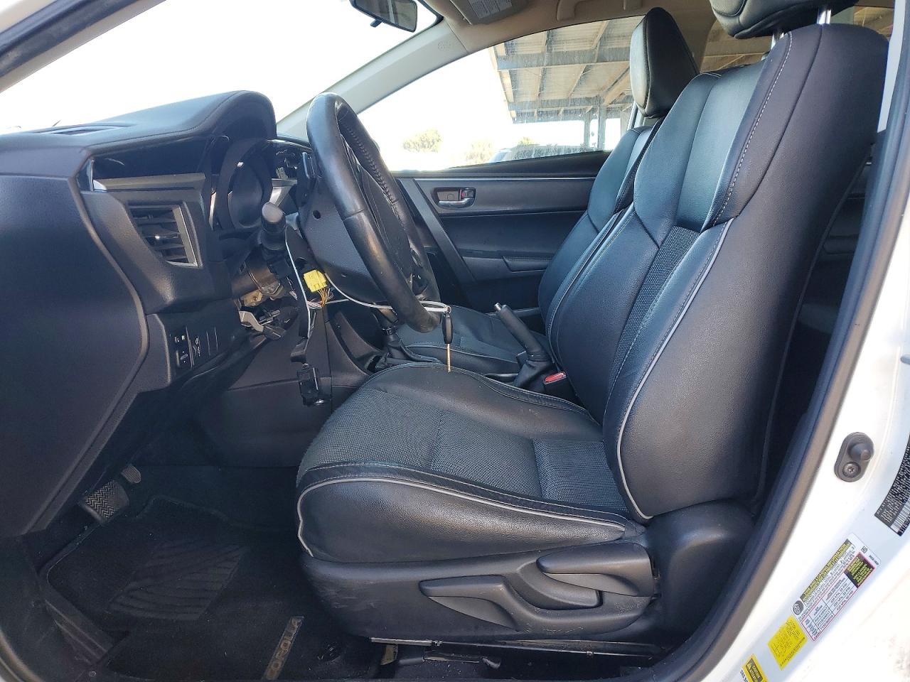 2015 Toyota Corolla S Plus White vin: 5YFBURHE5FP224915