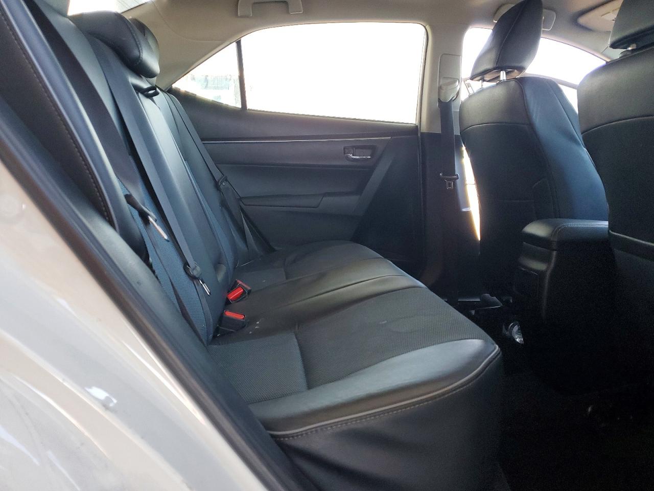 2015 Toyota Corolla S Plus White vin: 5YFBURHE5FP224915