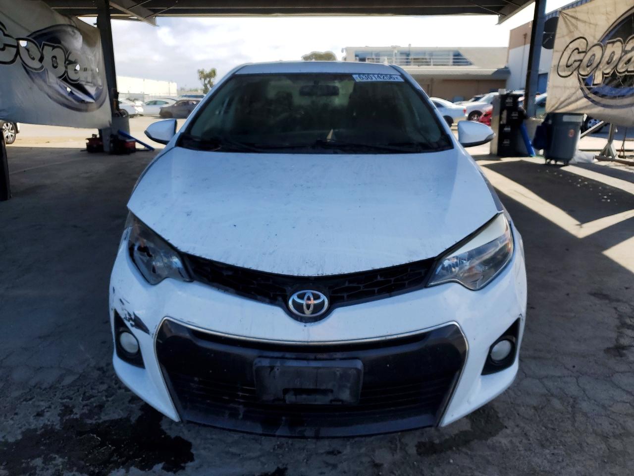2015 Toyota Corolla S Plus White vin: 5YFBURHE5FP224915