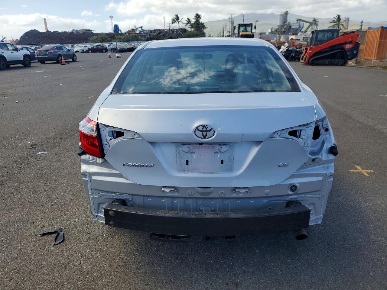 2015 Toyota Corolla L Silver vin: 5YFBURHE5FP229600
