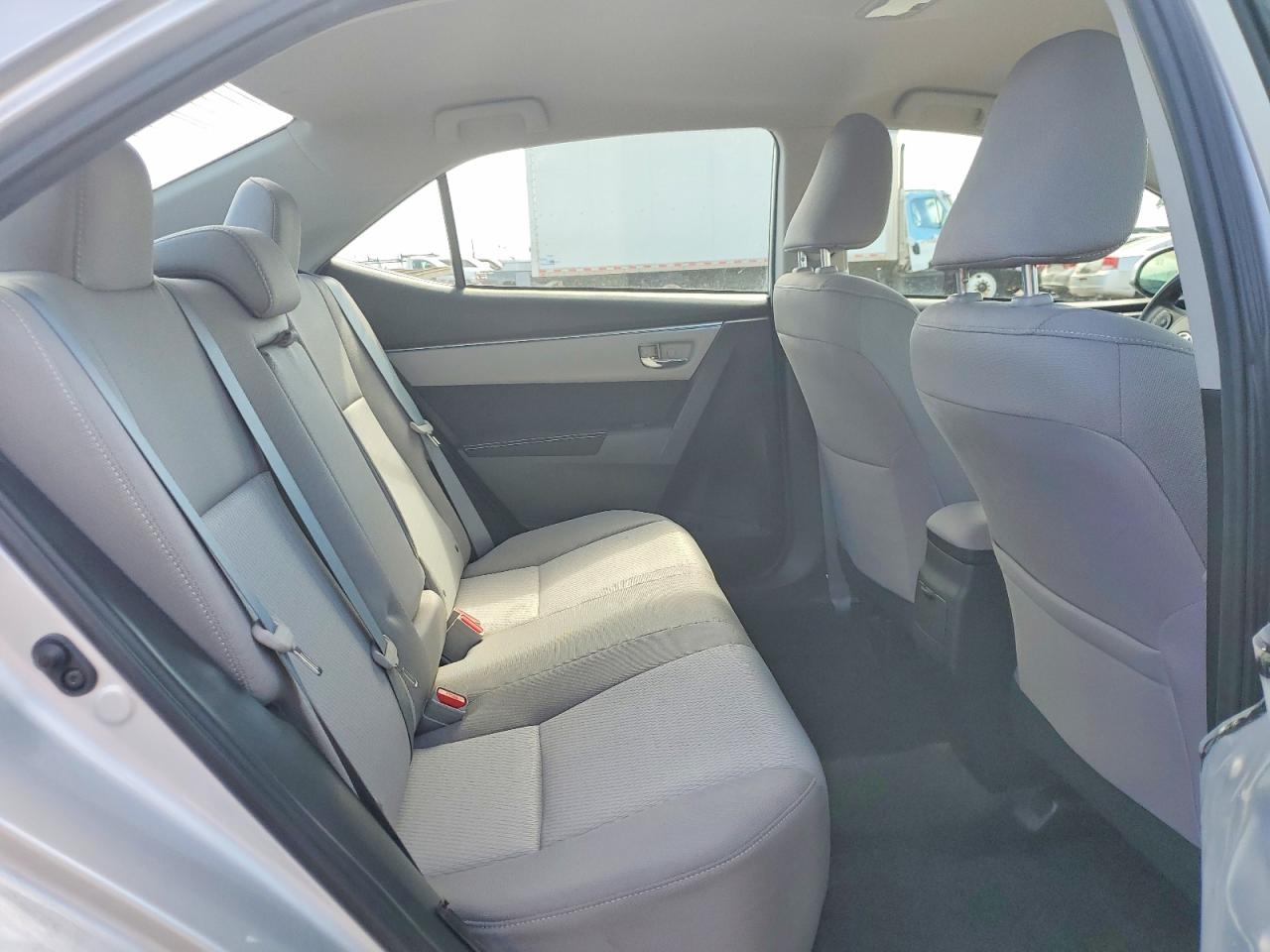 2015 Toyota Corolla L Silver vin: 5YFBURHE5FP229600