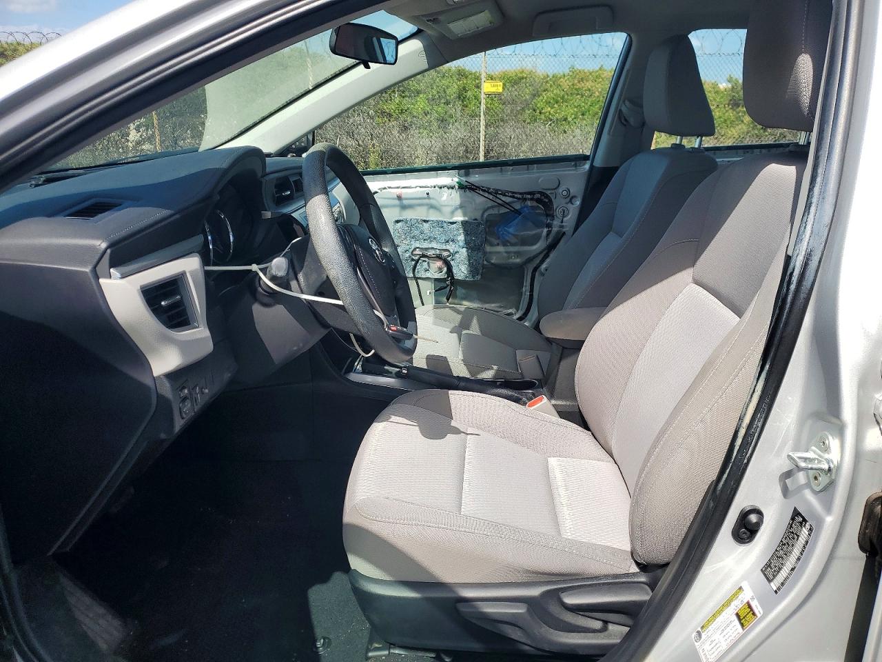 2015 Toyota Corolla L Silver vin: 5YFBURHE5FP229600