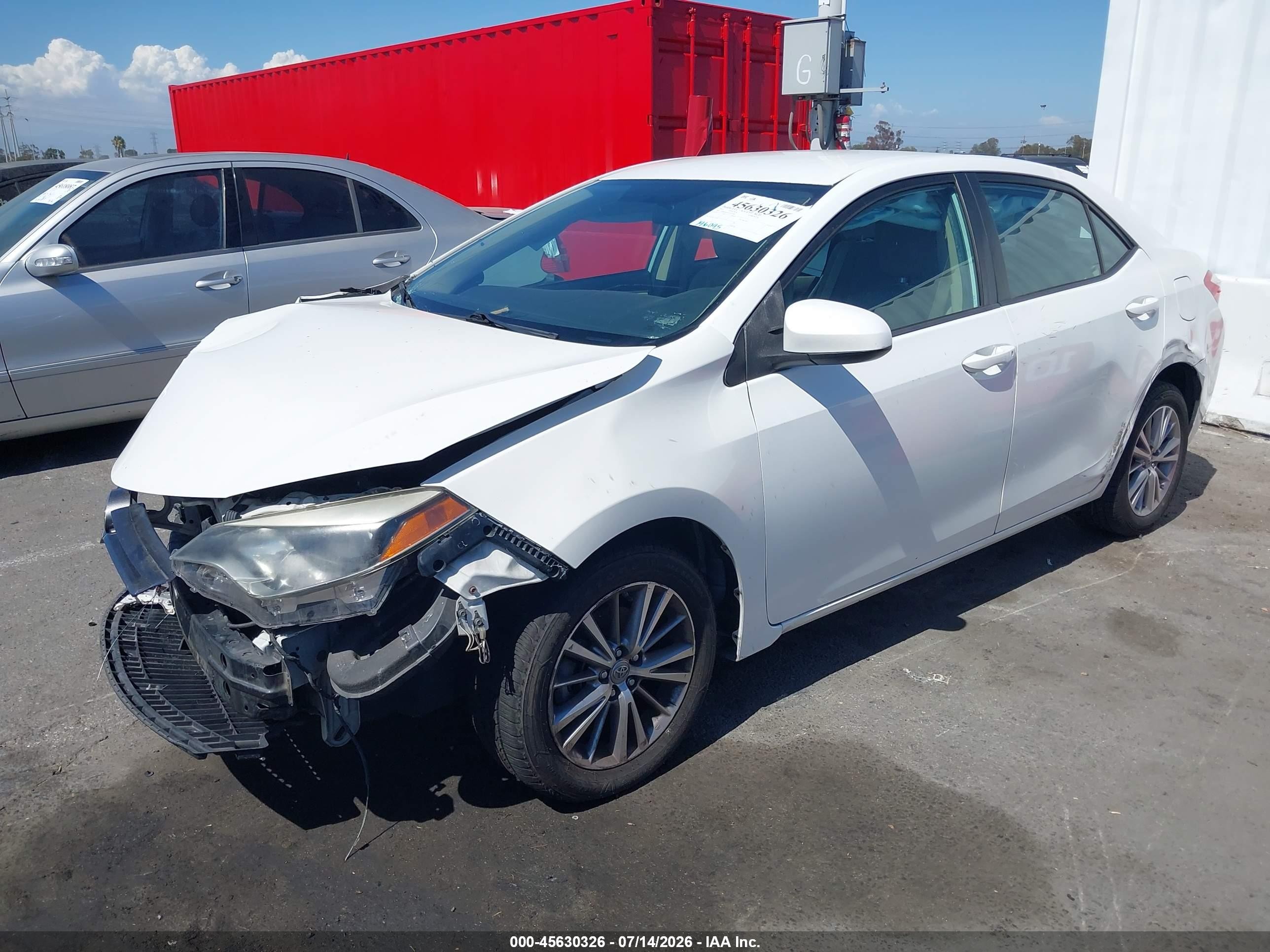 2015 Toyota Corolla Le Plus White vin: 5YFBURHE5FP231184