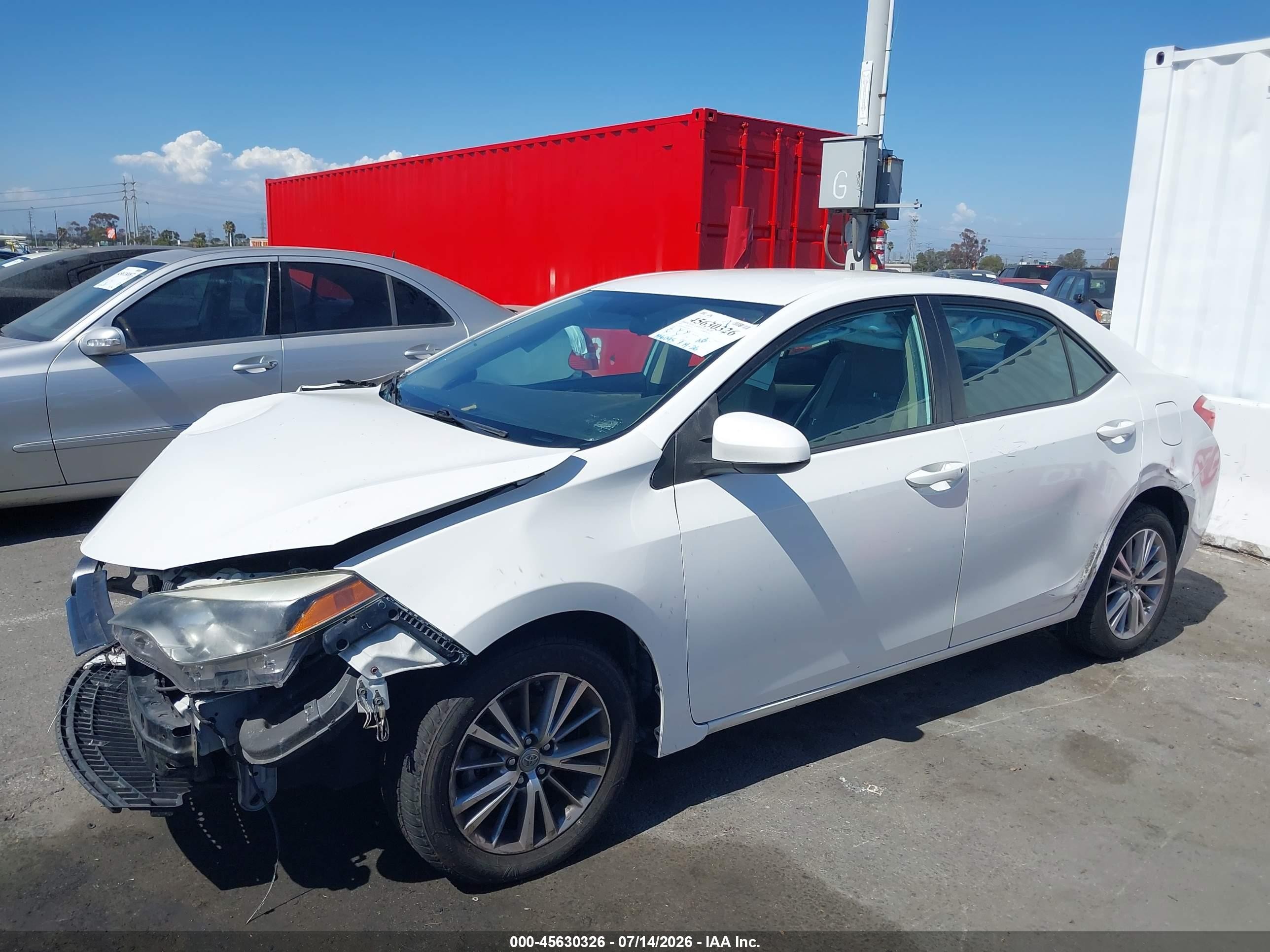 2015 Toyota Corolla Le Plus White vin: 5YFBURHE5FP231184