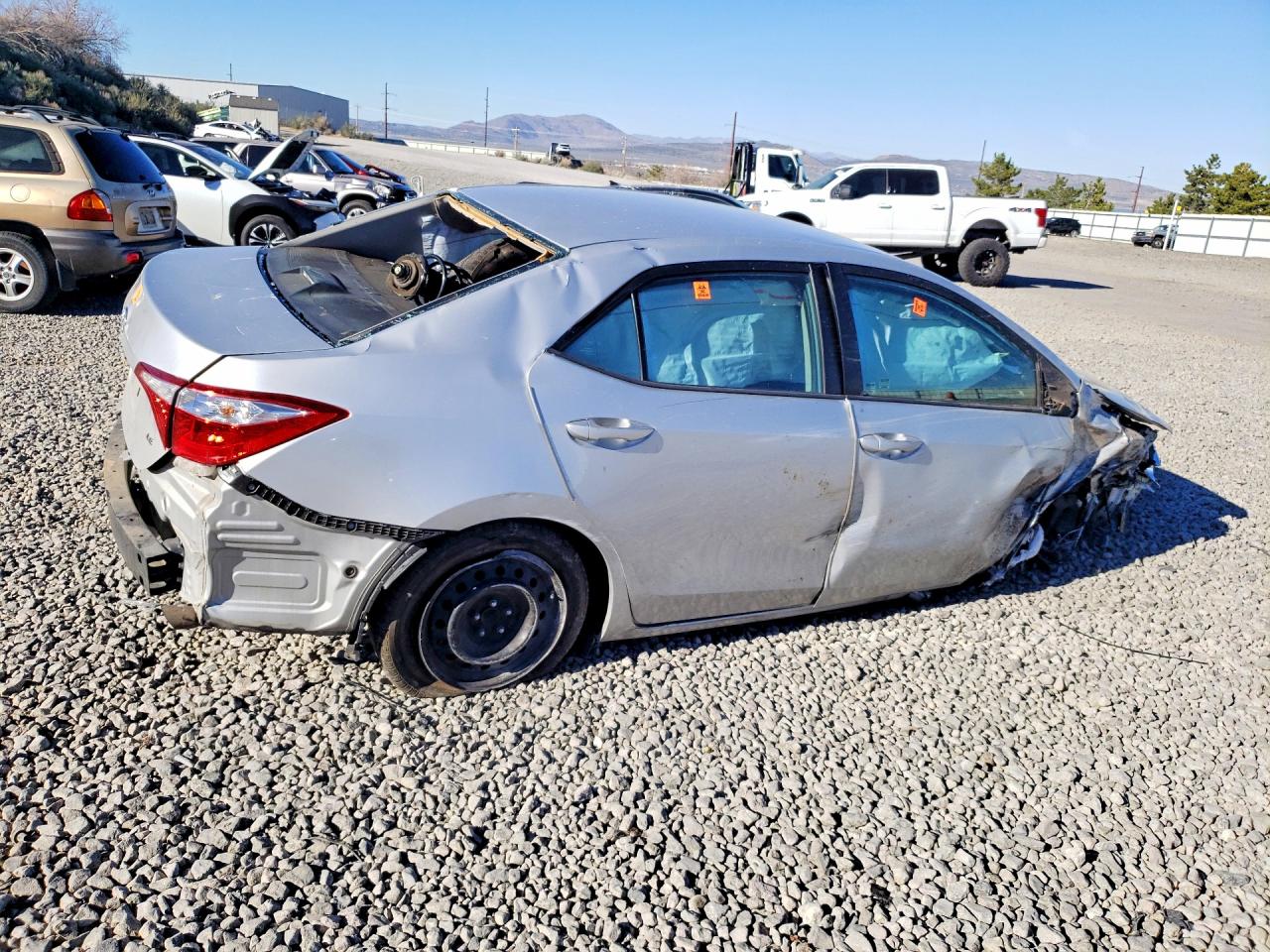 2015 Toyota Corolla Le Silver vin: 5YFBURHE5FP243156