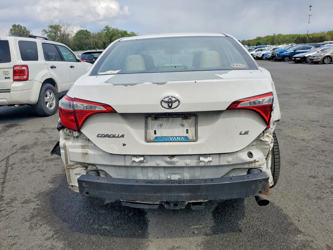 2015 Toyota Corolla Le White vin: 5YFBURHE5FP246932