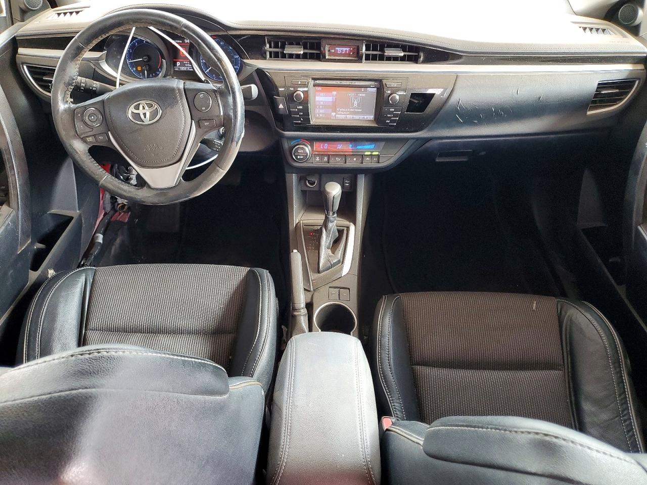 2015 Toyota Corolla S Plus Red vin: 5YFBURHE5FP252889